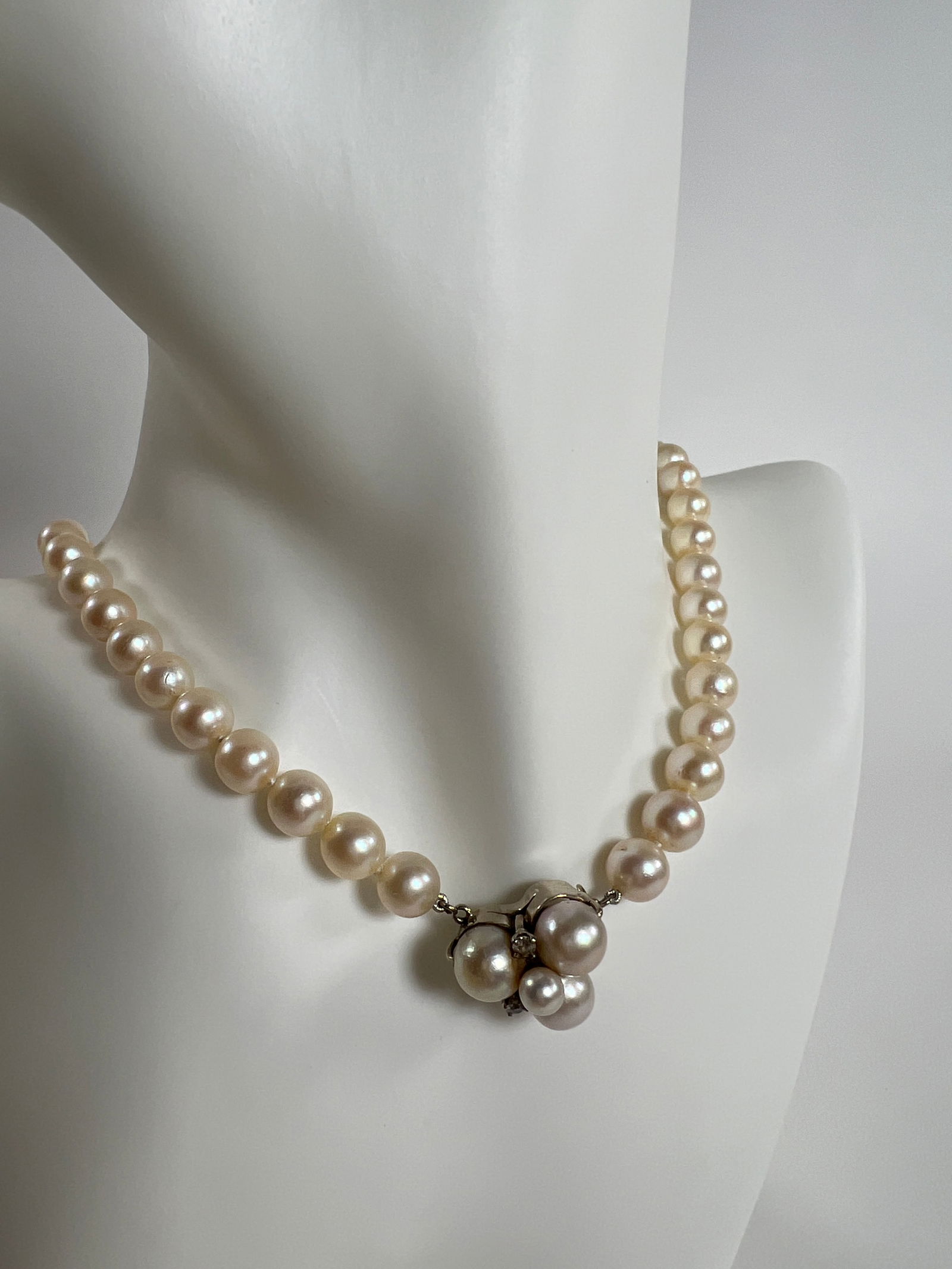 Vintage Pearl Necklace with Pearl Clasp (1 of 7)