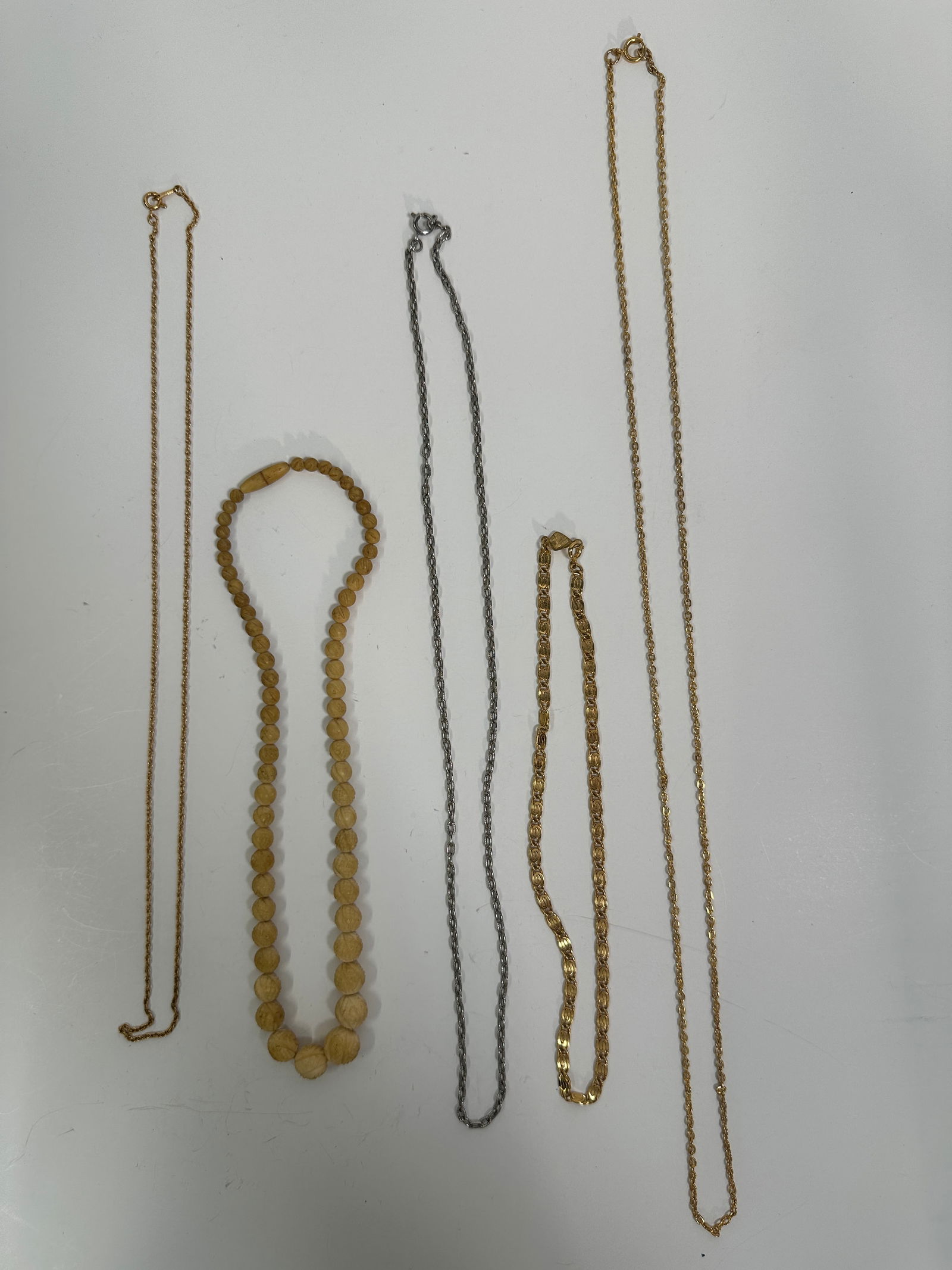 Group of 5 Assorted Necklaces (1 of 4)