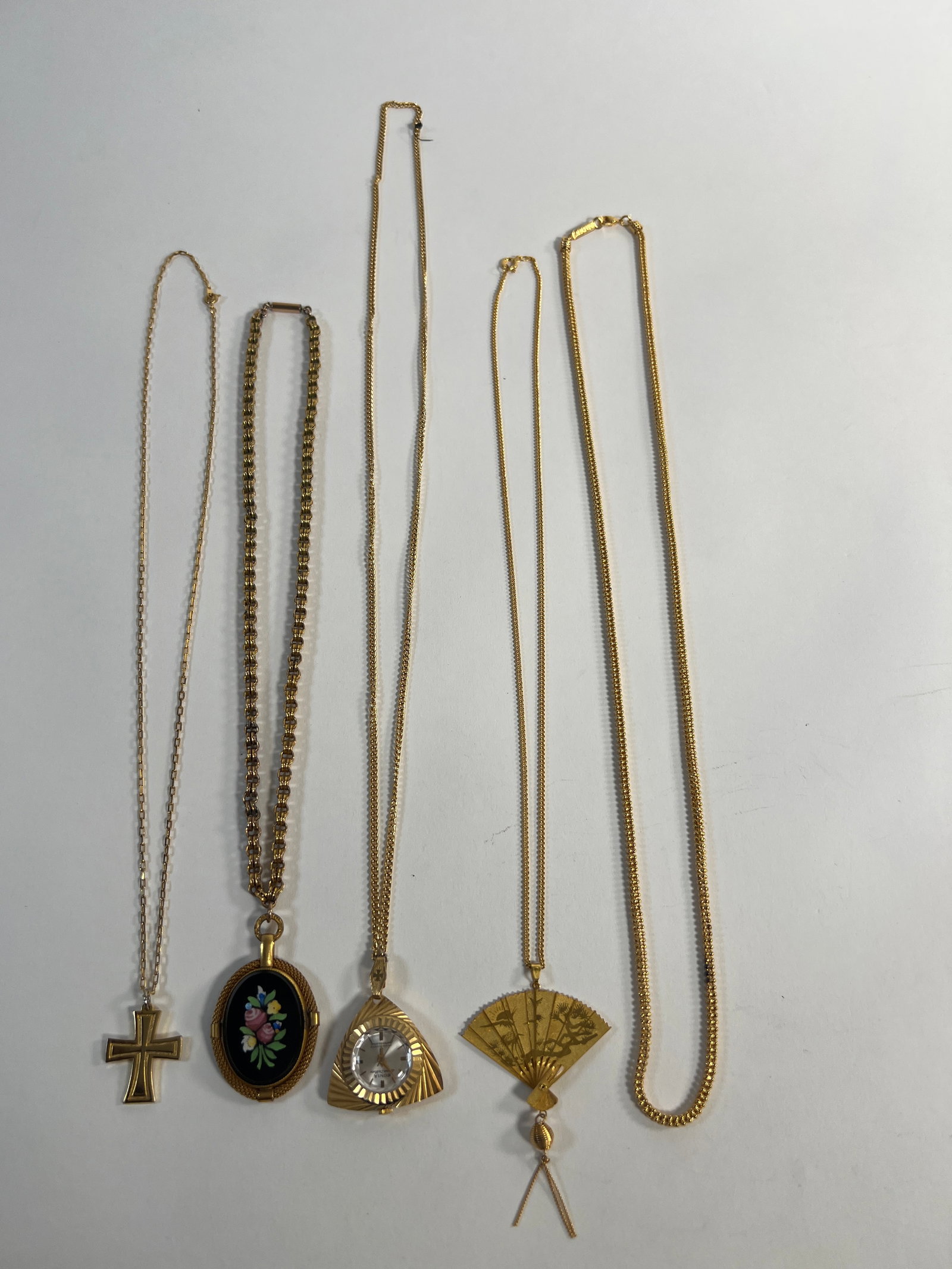 Group of Five Costume Necklaces (1 of 14)