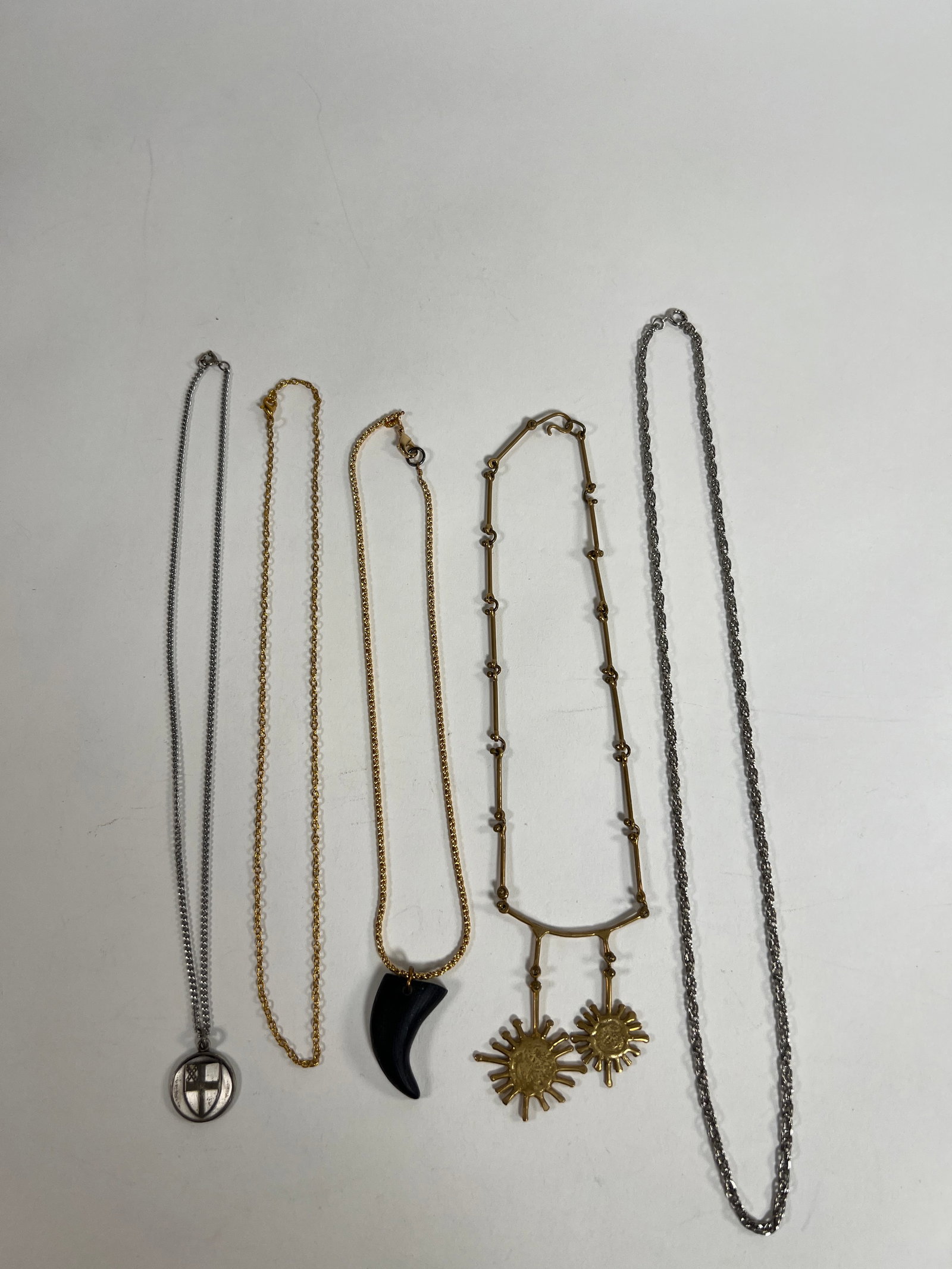 Group of Costume Necklaces, 5 Pieces (1 of 15)