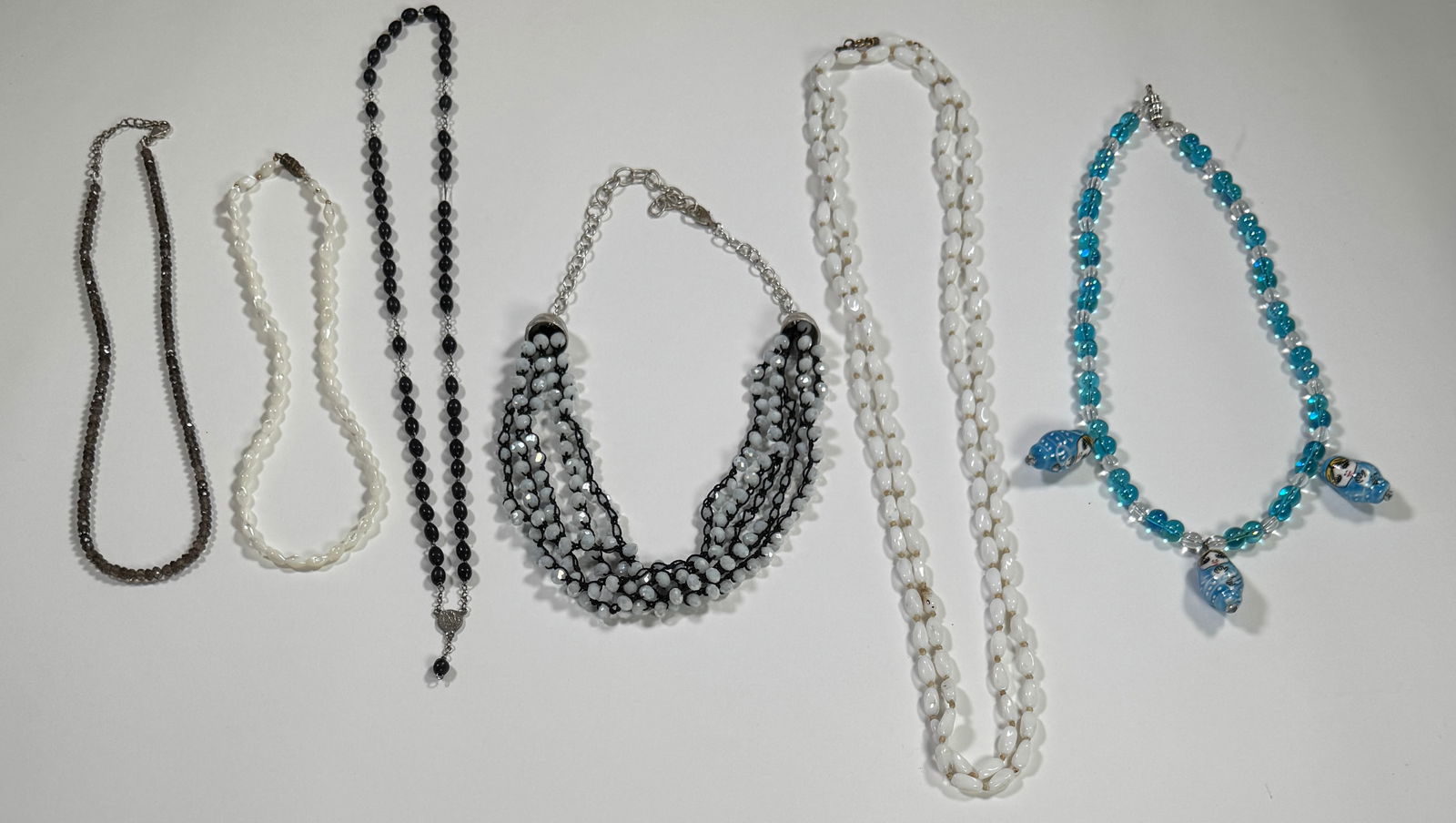 Group of Six Fashion Necklaces (1 of 9)