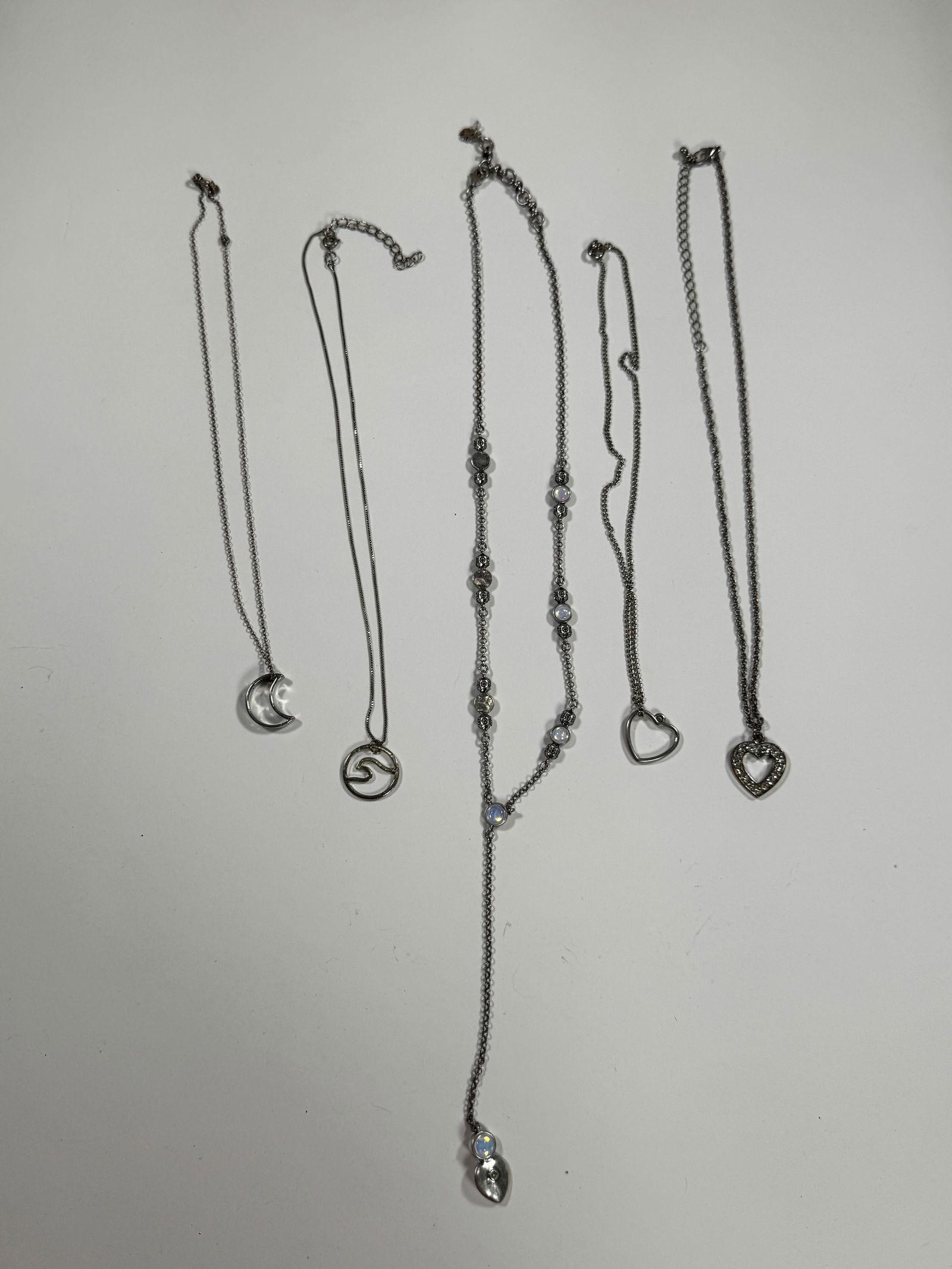 Group of Five Fashion Necklaces (1 of 8)