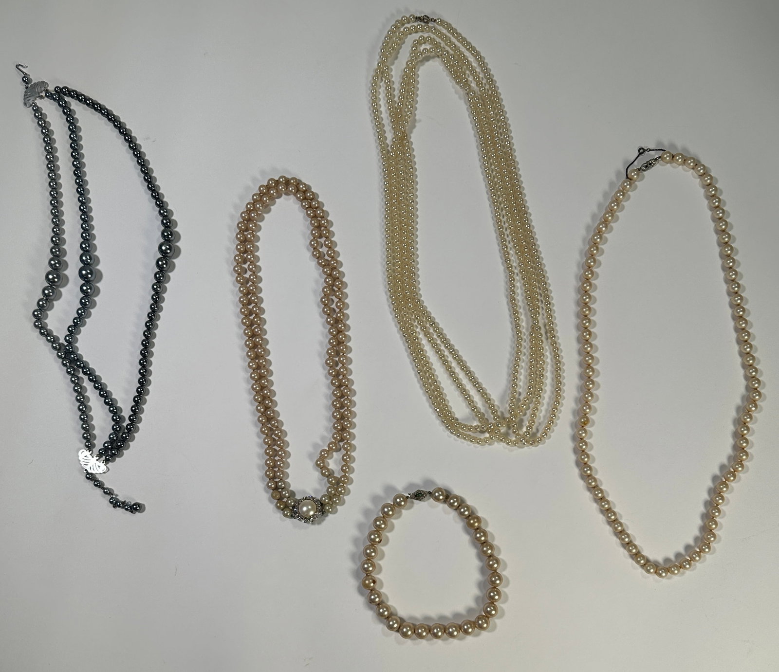 Vintage Faux Pearl Jewelry Assortment - 5 Pieces (1 of 6)