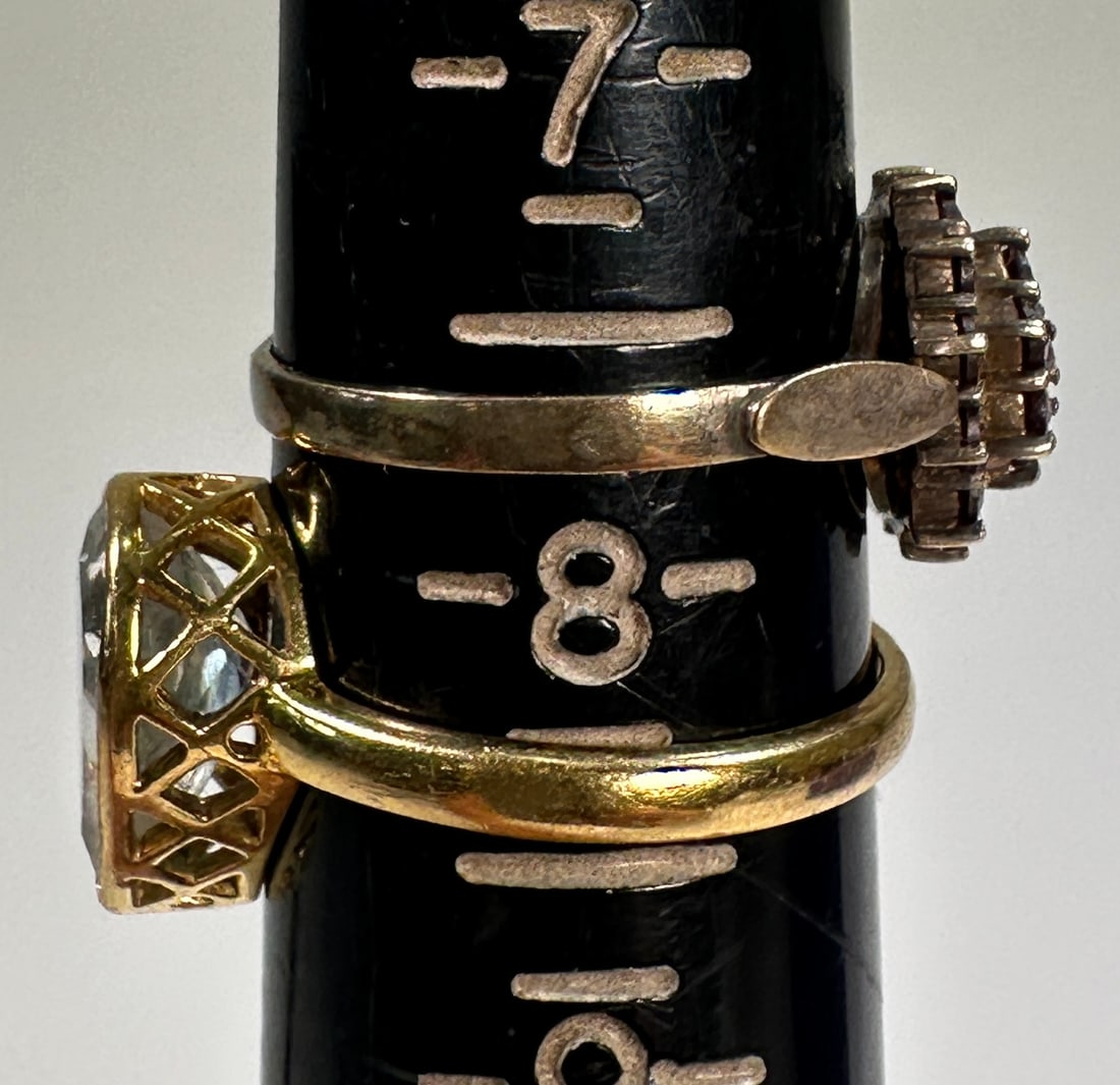 Four Assorted Costume Rings - 3