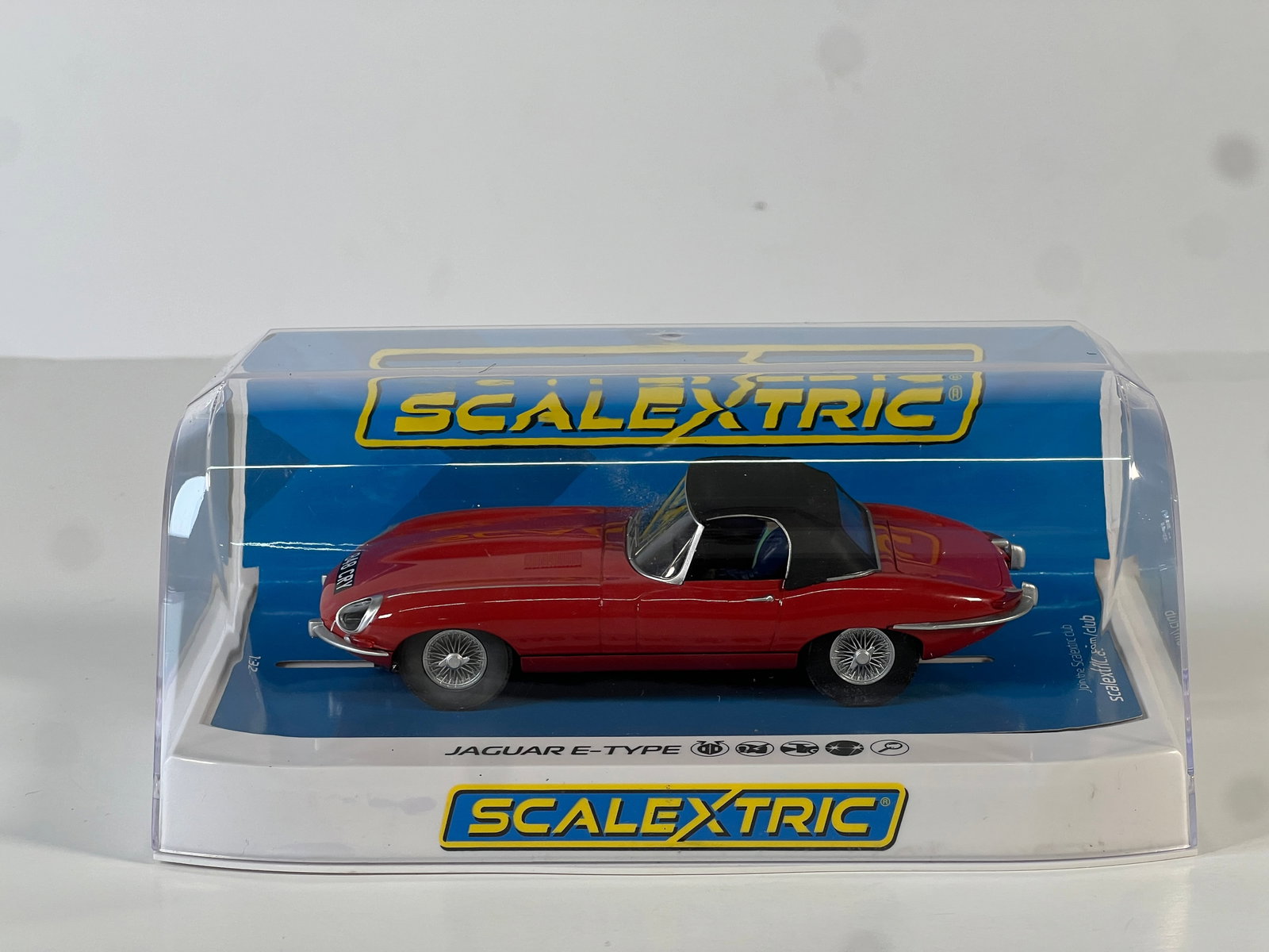 Scalextric Jaguar E-Type Red (1 of 5)