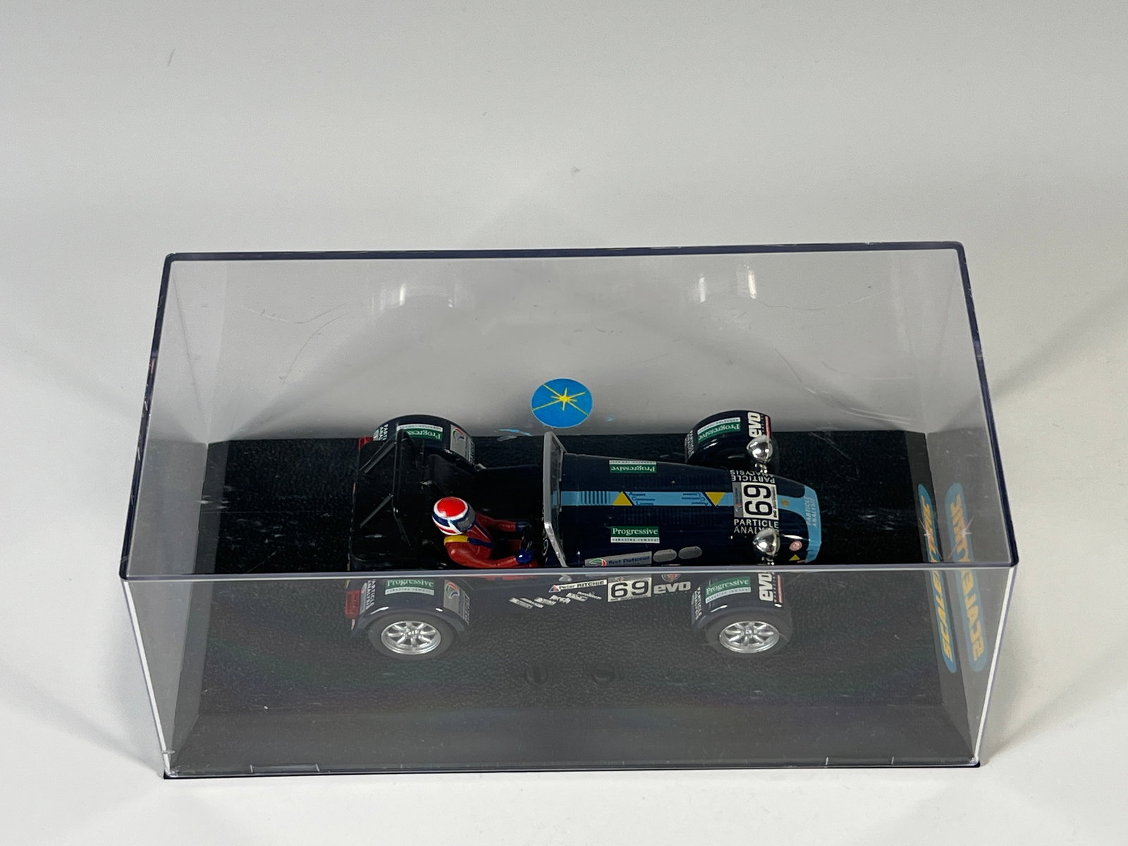 Scalextric Peter Ritchie Caterham #69 - 3