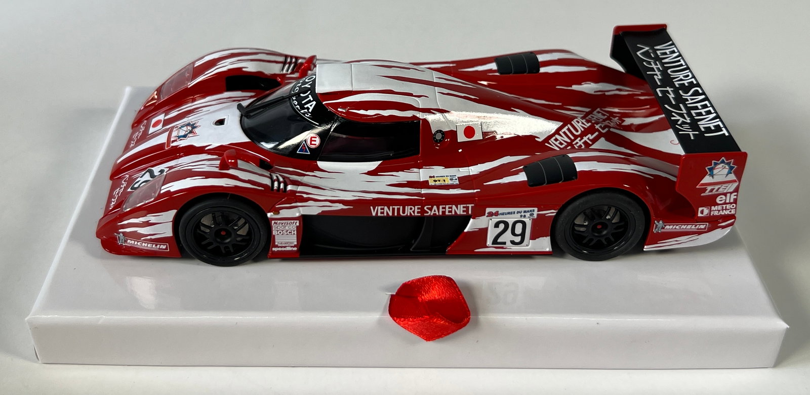 RevoSlot Toyota GT-One #29 (1 of 7)