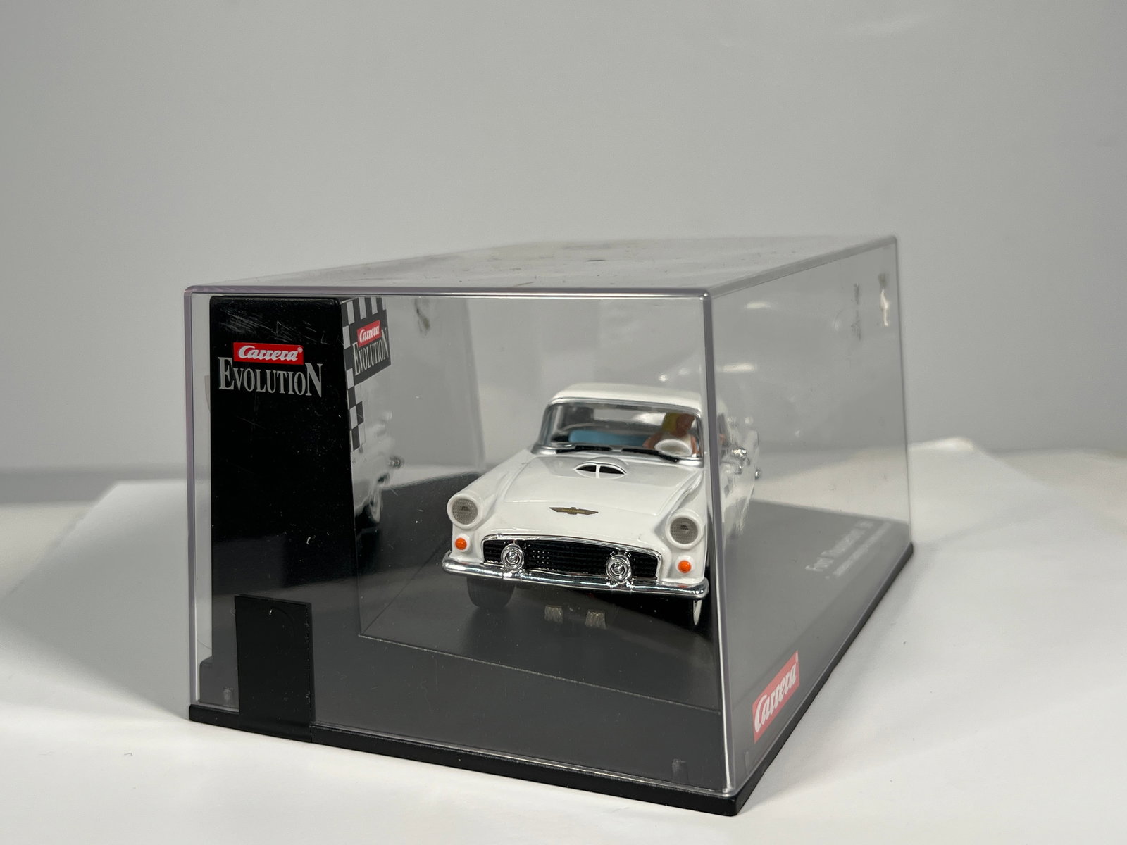 Carrera Evolution Ford Thunderbird '56 - 2