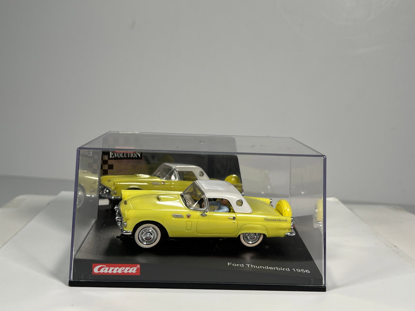 Carrera Evolution Ford Thunderbird 1956: Carrera Evolution Ford Thunderbird 1956 1/32 Slot Car, with original case. Weight: 13 oz.