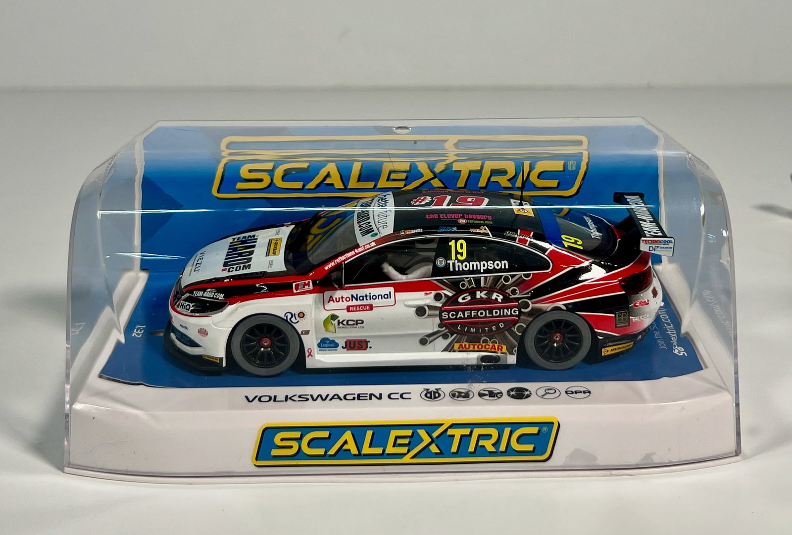 Scalextric VW Passat CC #19 (1 of 4)