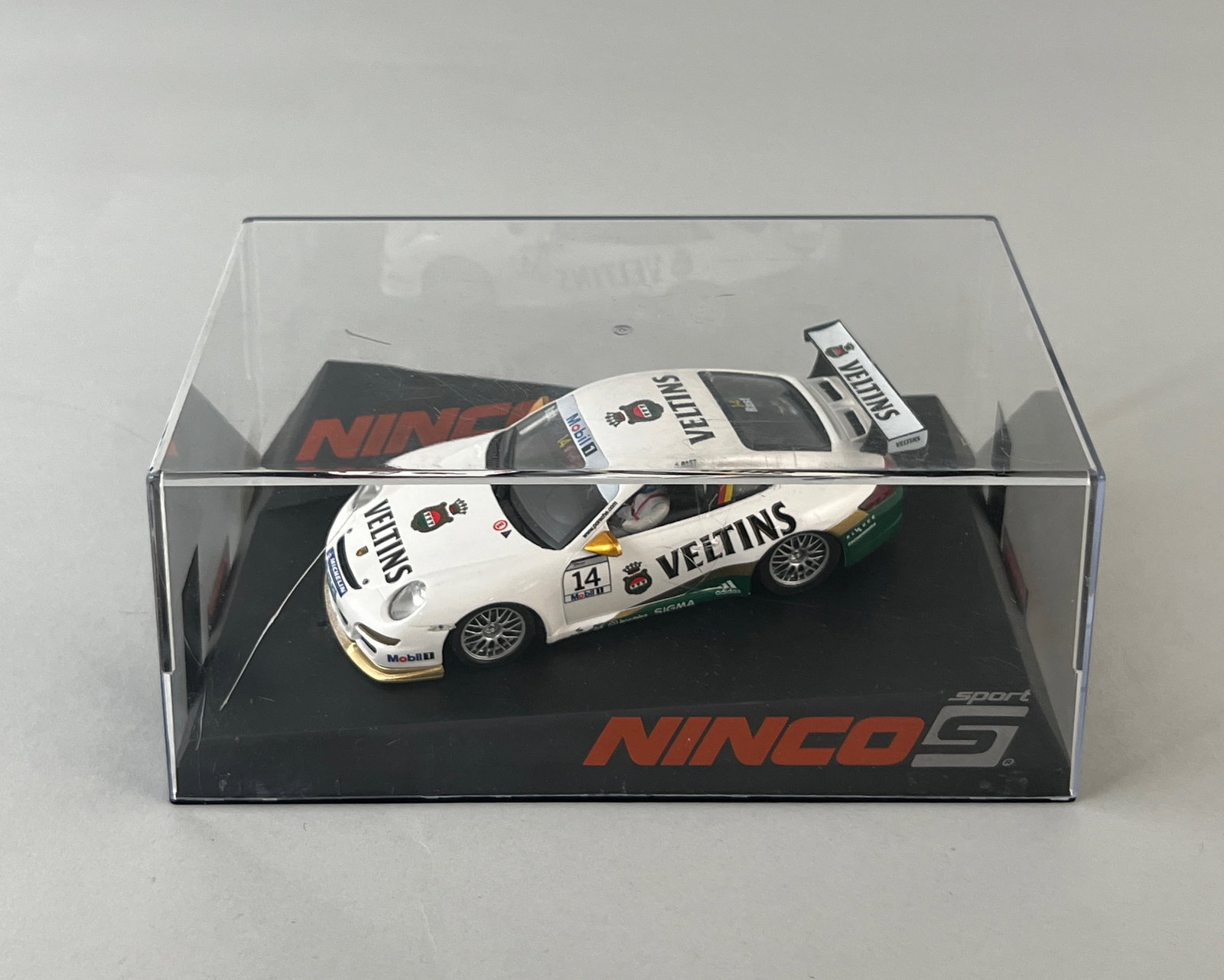 Ninco Sport Porsche 911 GT3 RSR #14: Ninco Sport Porsche 911 GT3 RSR #14 1/32 slot car, in original packaging. Weight 9 oz. Dimensions: 3.5'' x 7.5'' x 5''. 
