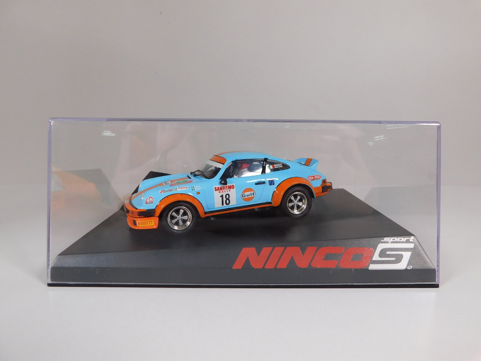 Ninco Porsche 911 Gulf San Remo #18 (1 of 7)