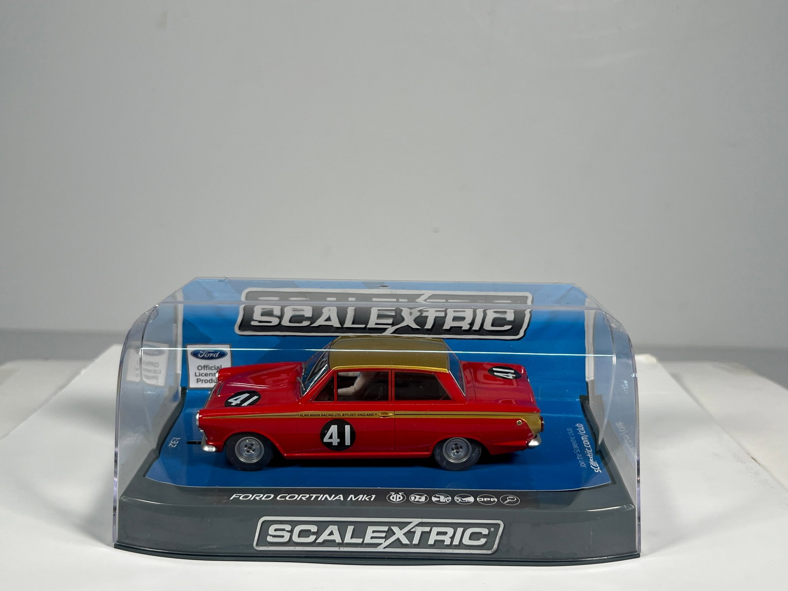 Scalextric Ford Cortina MK1 1965 ETCC 500km #41: Scalextric Ford Cortina MK1 Alan Mann Racing 1965 ETCC 500km Snetterton #41 1/32 Slot Car. Reference #C3870, with original case. Weight: 6 oz.
