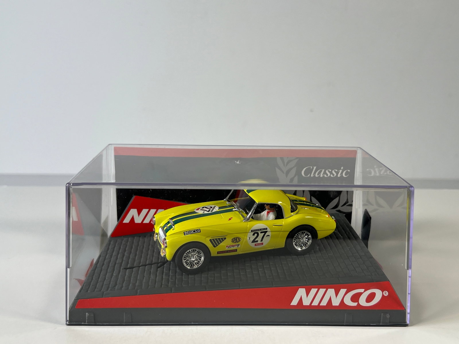 Ninco Classic Austin Healey Hardtop Lemans #27 (1 of 6)