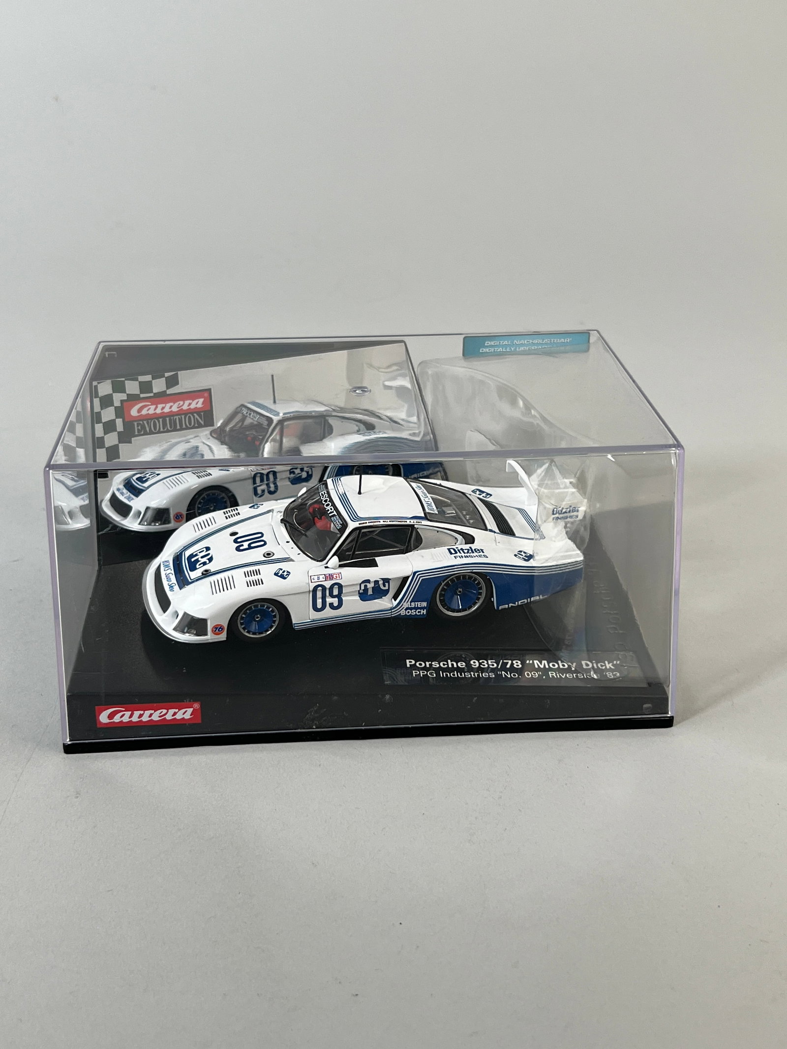 Carrera Evolution Porsche 935/78 "Moby Dick" #09 (1 of 6)