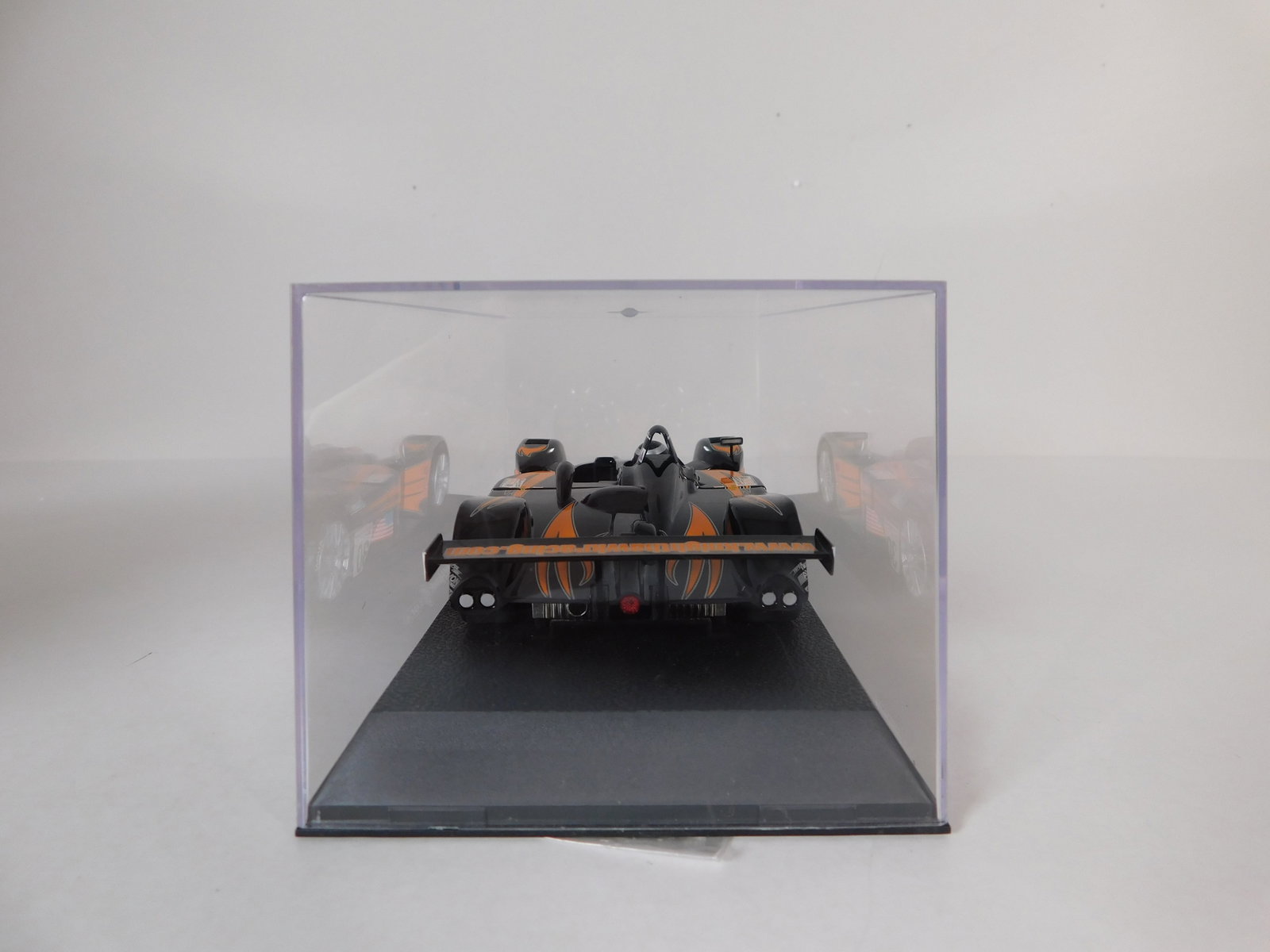Scalextric Knighthawk MG Lola #30 - 9