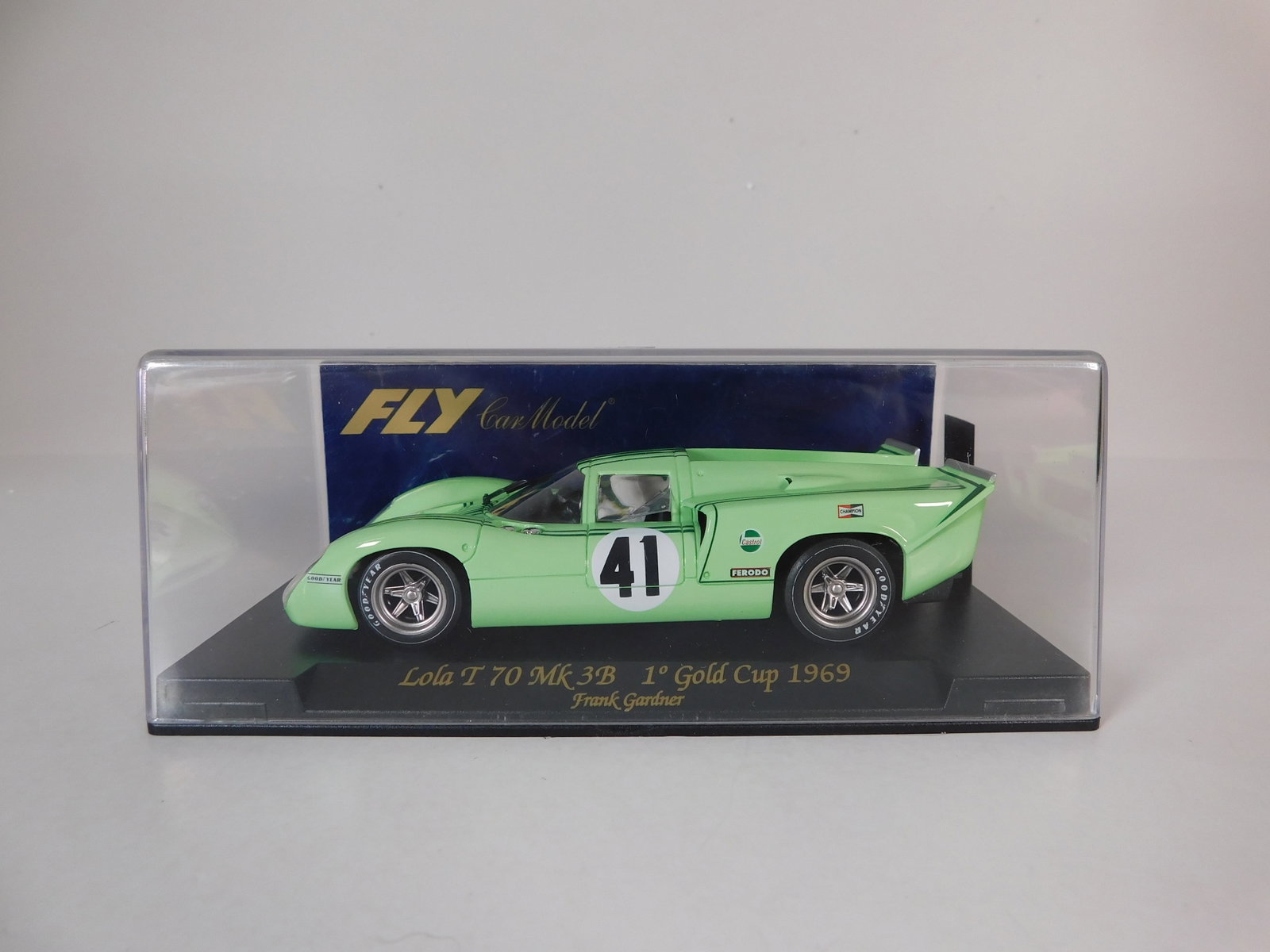 Fly Car Model Lola T 70 MK 3B 1st Gold Cup 1969 #41: Fly Car Model Lola T 70 MK 3B 1st Gold Cup 1969 Frank Gardner #41 1/32 Slot Car. Reference #C39, with original case. Weight: 6.7 oz. 