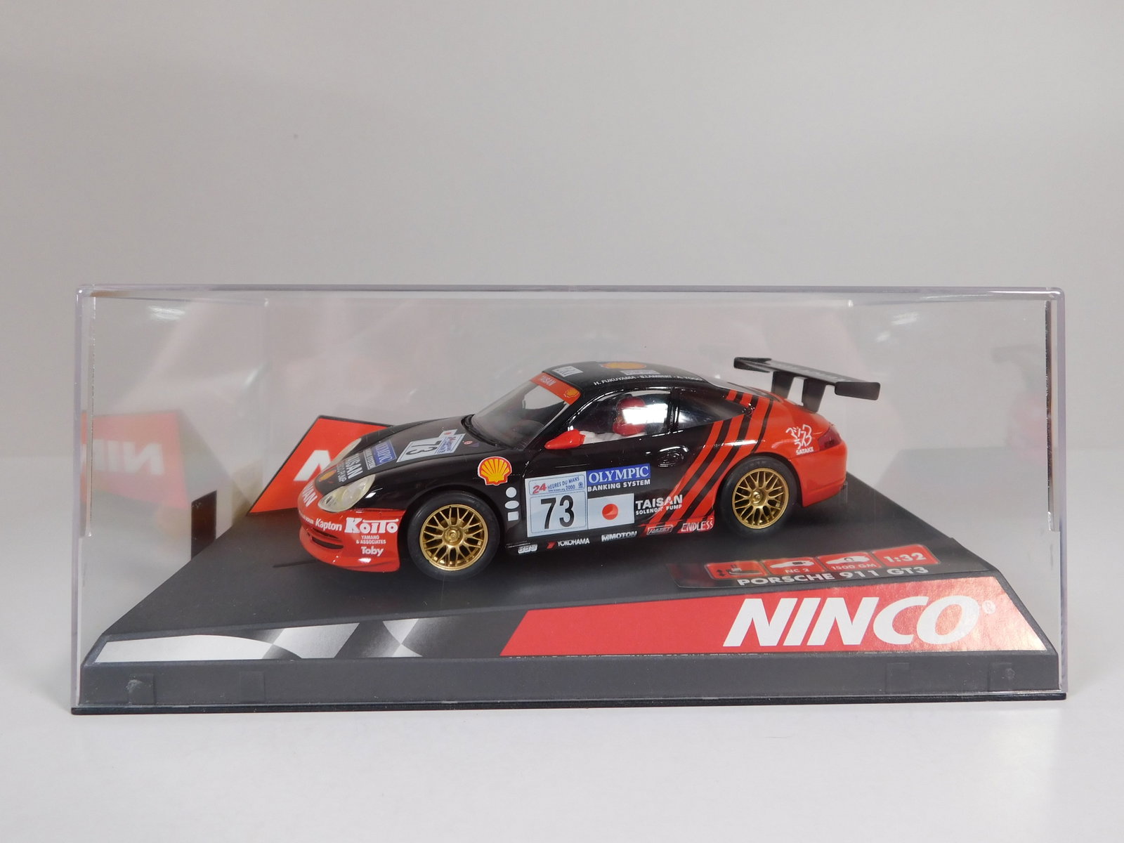 Ninco Porsche 911 GT3R Taisan #73: Ninco Porsche 911 GT3R Taisan #73 Advan 1/32 Slot Car. Reference #50241, with original case. Weight: 9.4oz.