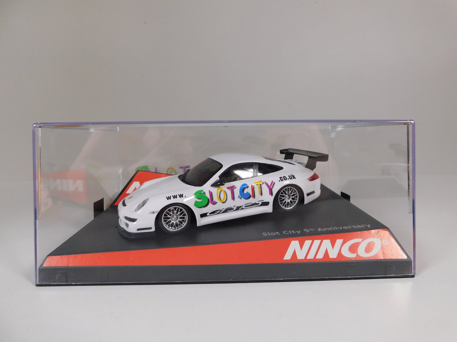 Ninco Slot City 5th Anniversary Porsche 997 RoadCar (1 of 6)