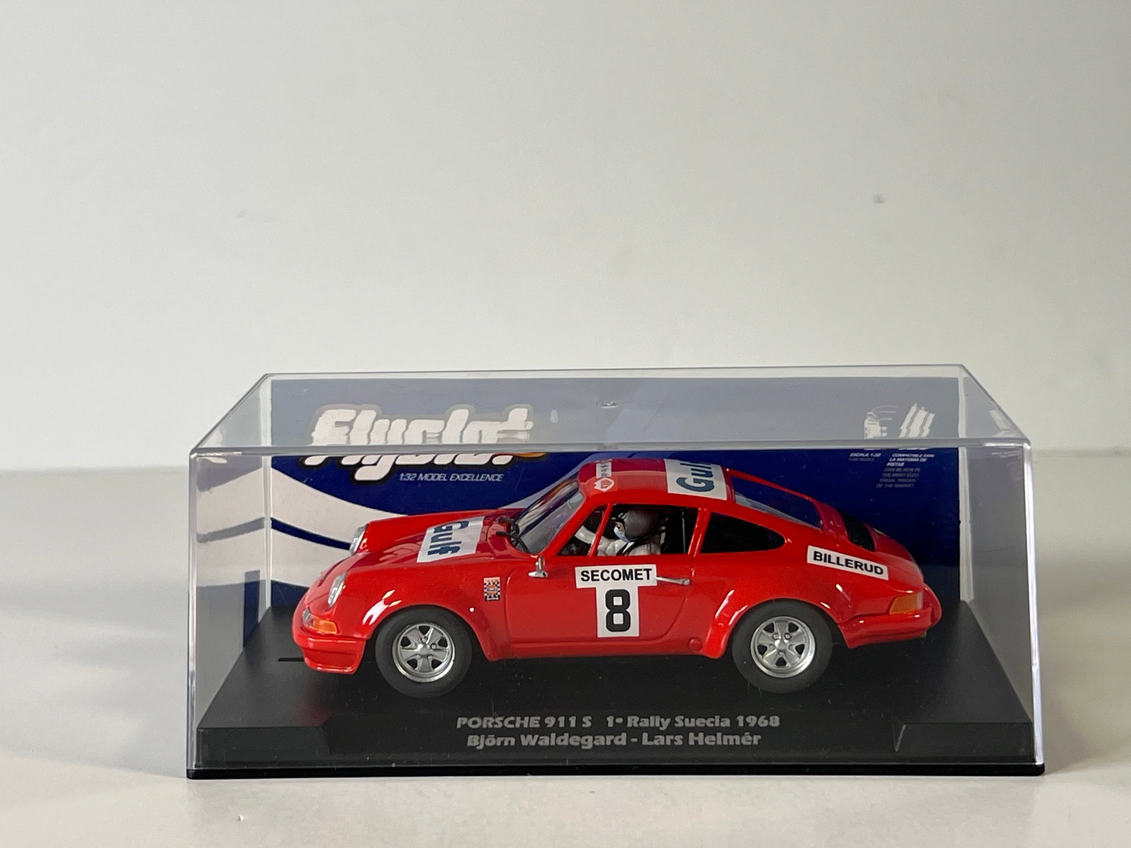 Flyslot Porsche 911S 1st Rally Suecia 1968 #8: Flyslot Porsche 911S 1st Rally Suecia 1968 Waldegard - Helmer #8 Gulf 1/32 Slot Car. Reference # 036108, with original case. Weight: 5 oz.