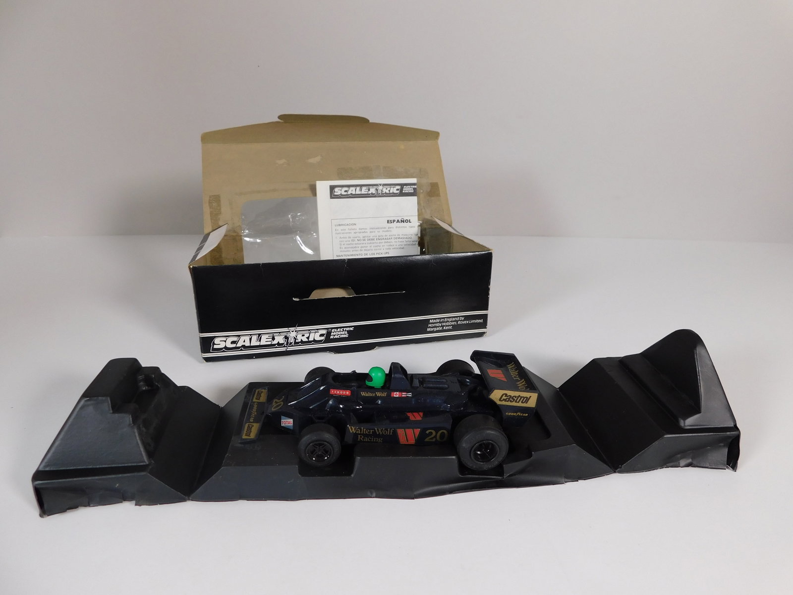 Scalextric Wolf WR5 Formula 1 #20 (1 of 13)