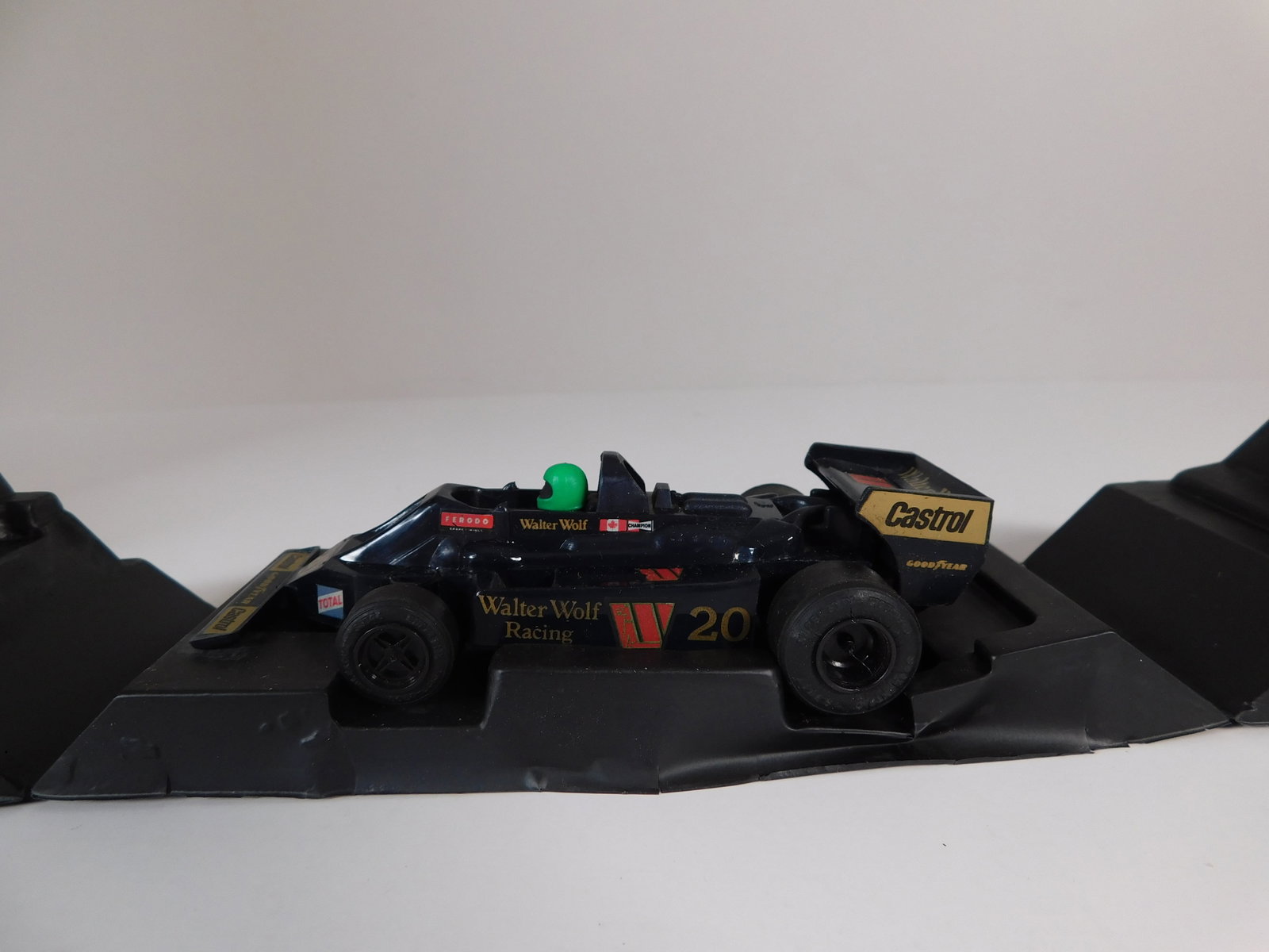 Scalextric Wolf WR5 Formula 1 #20 - 6