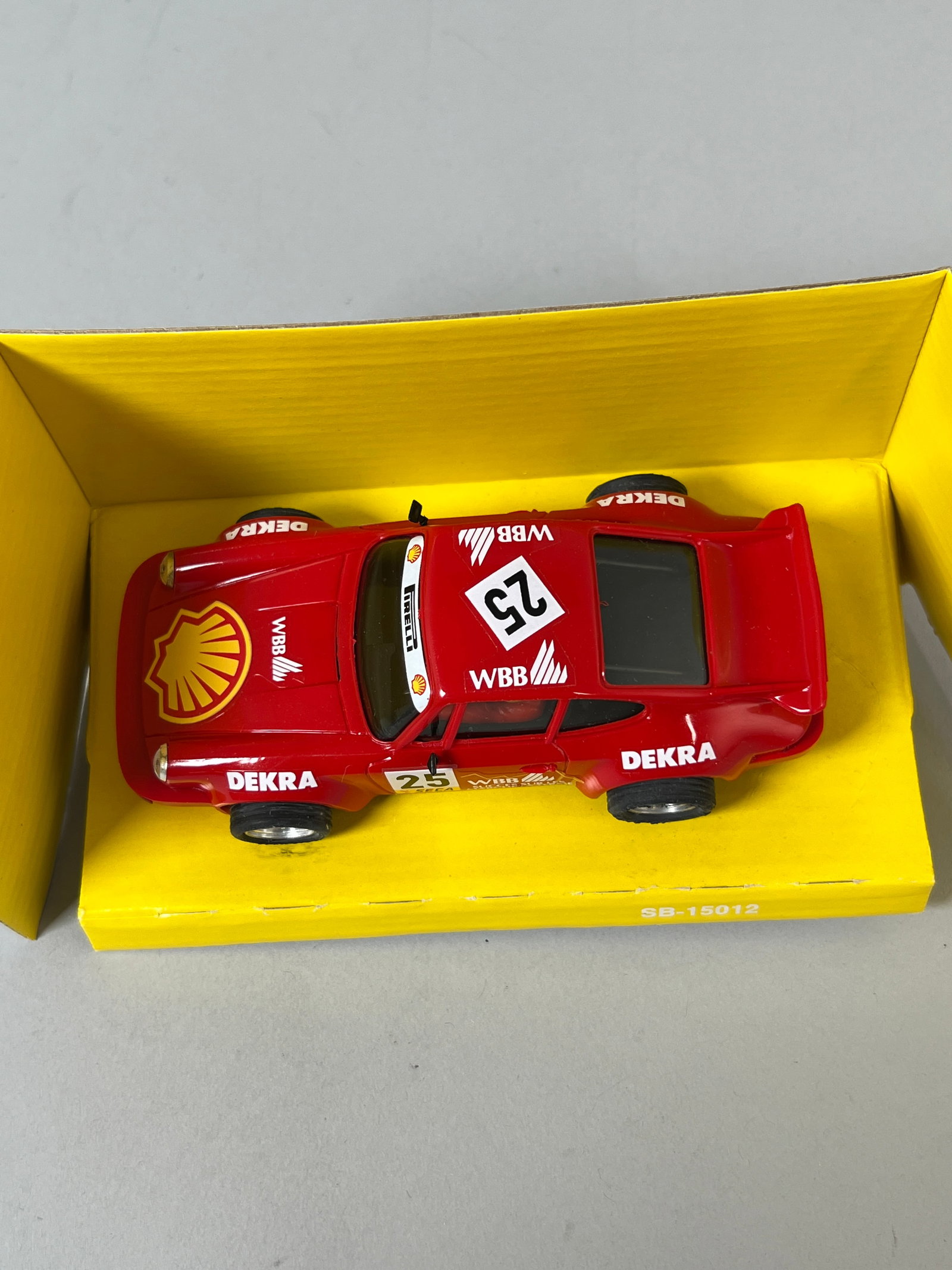 SCX Porsche 911 "Shell" #25 - 10