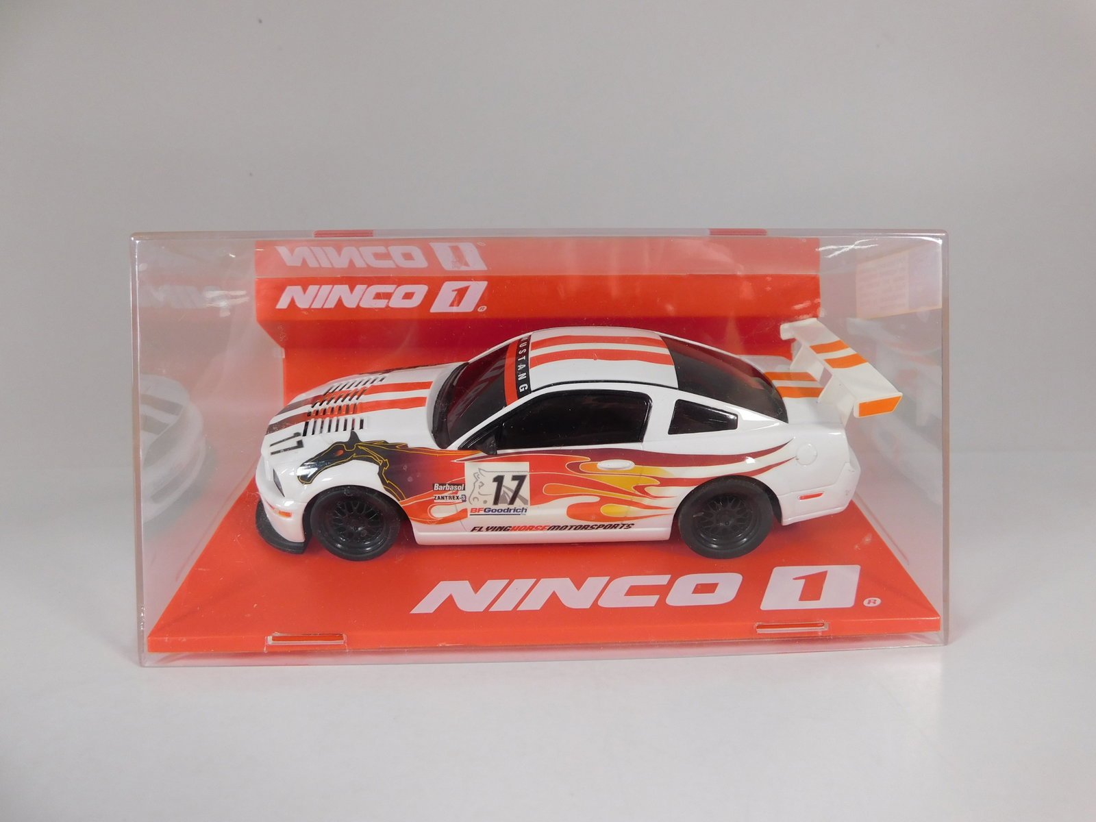 Ninco 1 Ford Mustang FlyingHorse #17 (1 of 7)