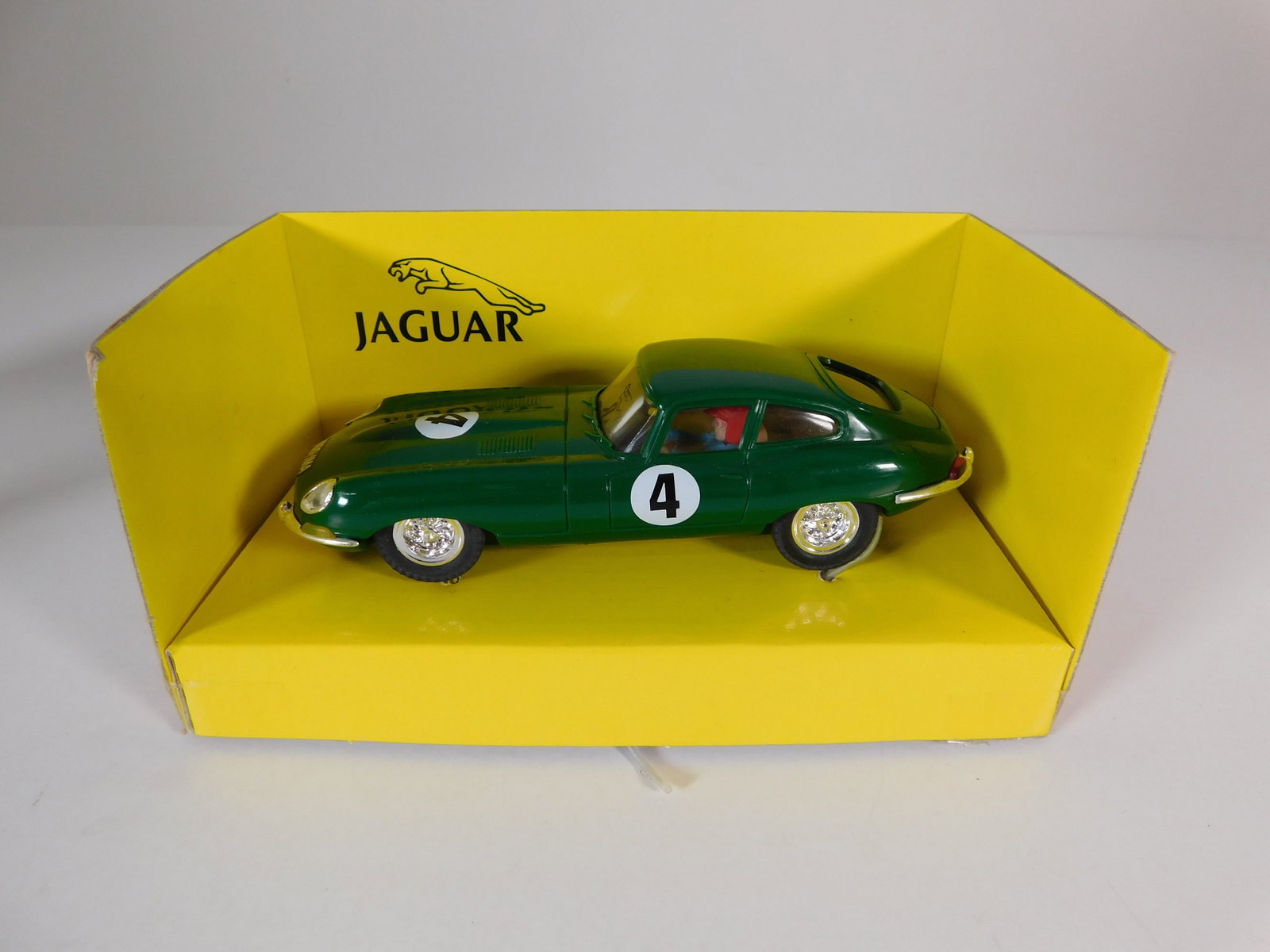 SCX Vintage Jaguar-E #4 - 3