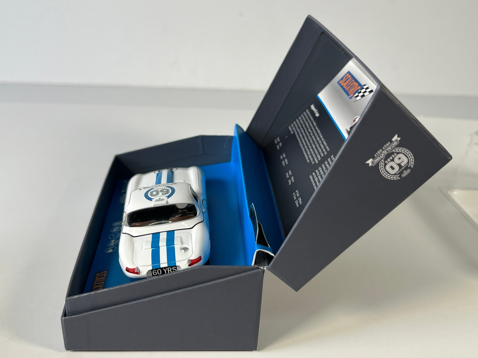 Scalextric Jaguar E-Type #60 - 4