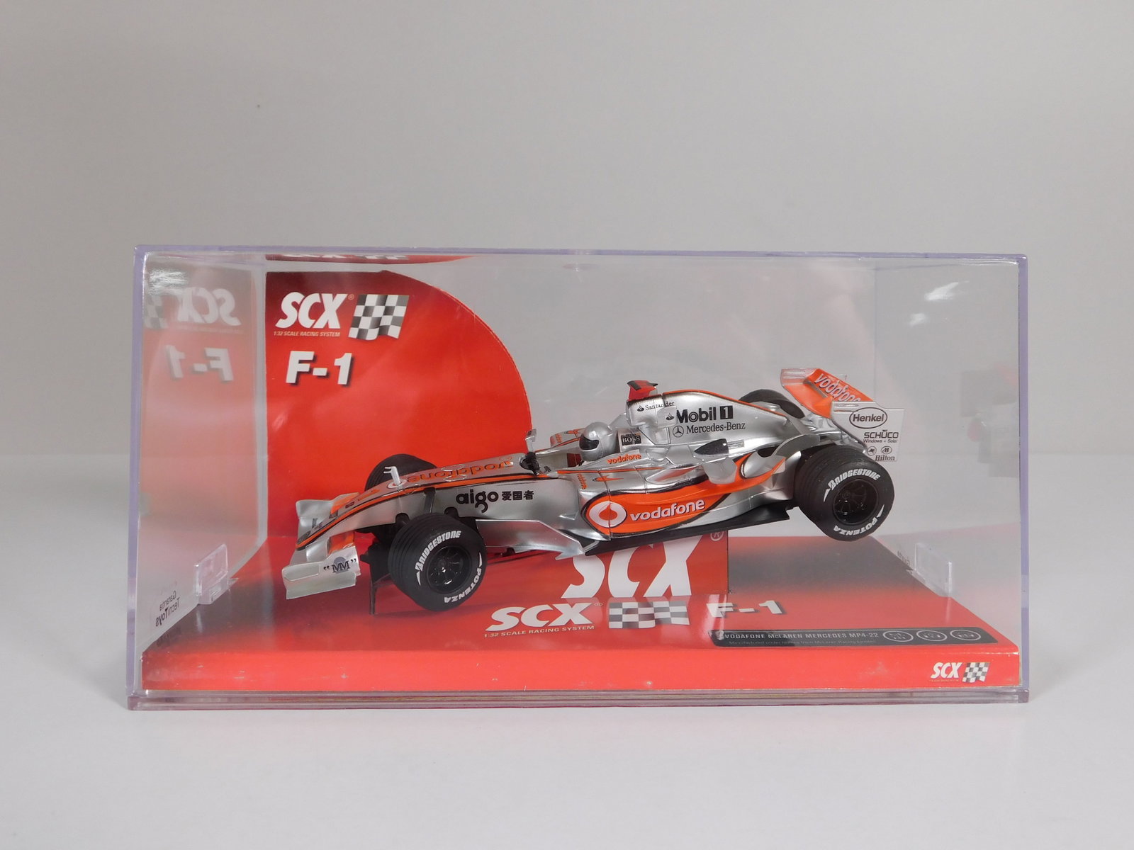SCX F1 McLaren Mercedes MP4-22 #1 (1 of 8)