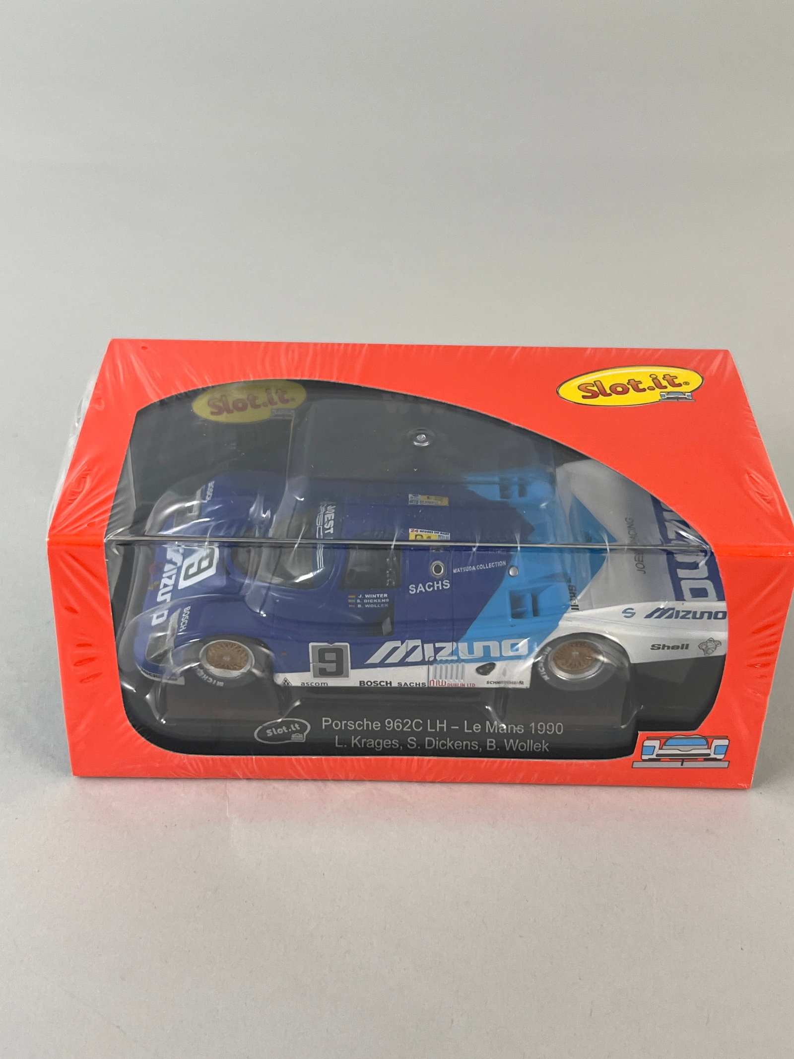 Slot.it Porsche 962C LH - Le Mans 1990 #9: Slot.it Porsche 962C LH - Le Mans 1990 #9 1/32 Slot Car. It is presented in its original case. Weight: 8oz. Shrink-wrapped, new in box.