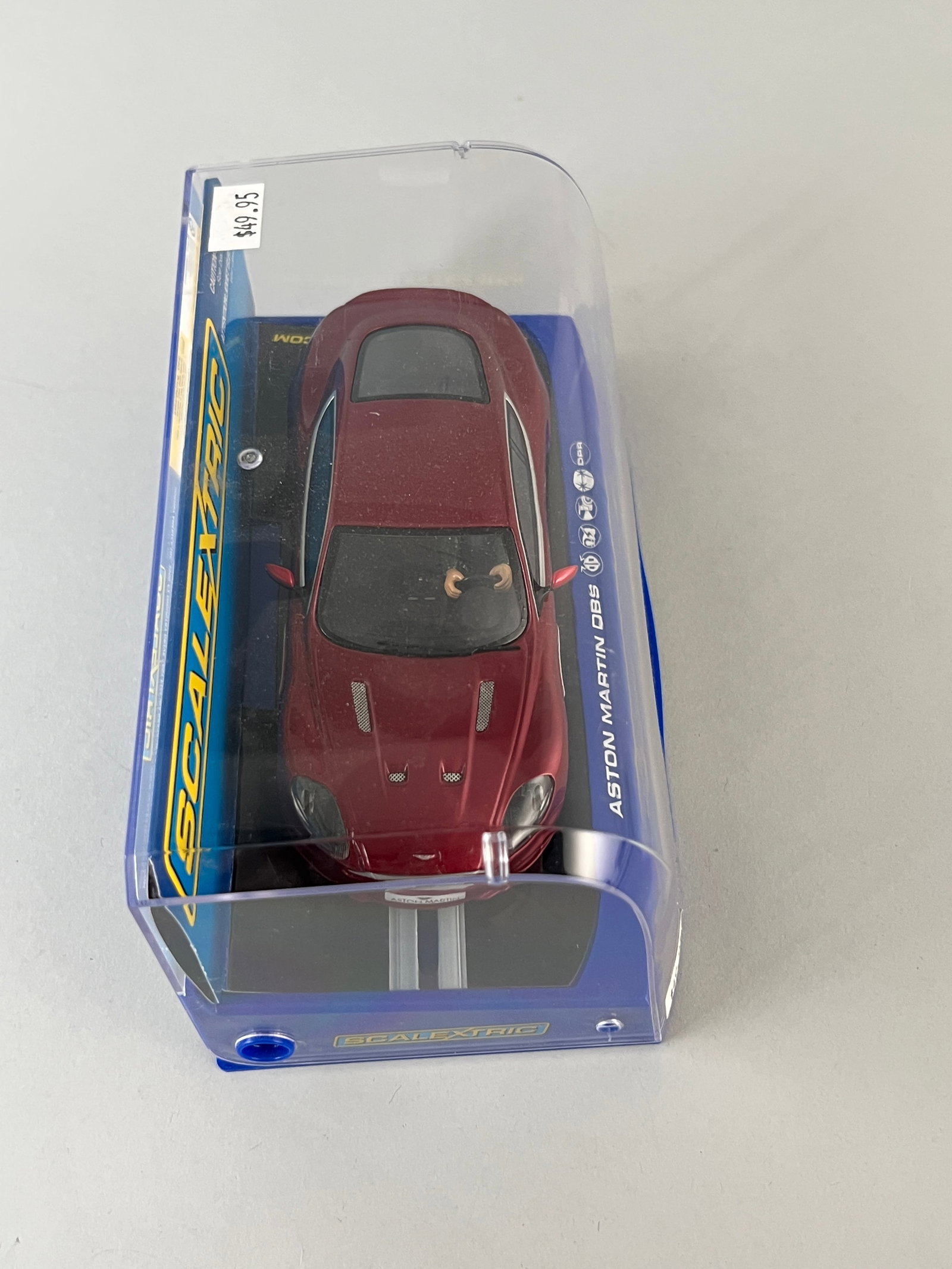 Scalextric Aston Martin DBS Red - 3