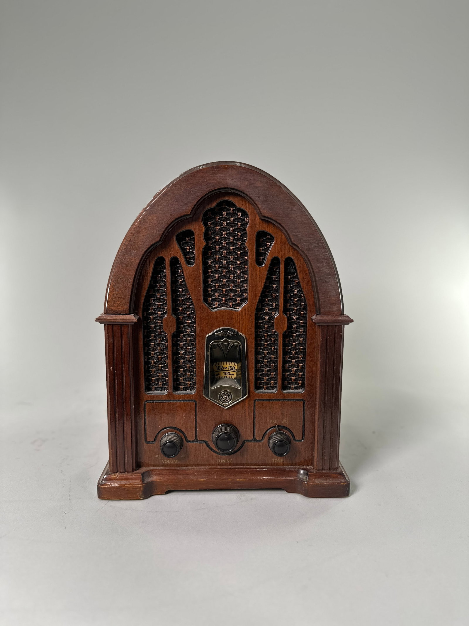 GE Reproduction Wood Case Radio (1 of 7)