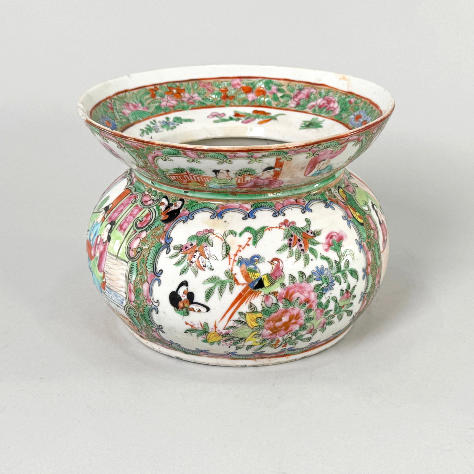 Chinese Export Rose Medallion Spittoon (1 of 7)