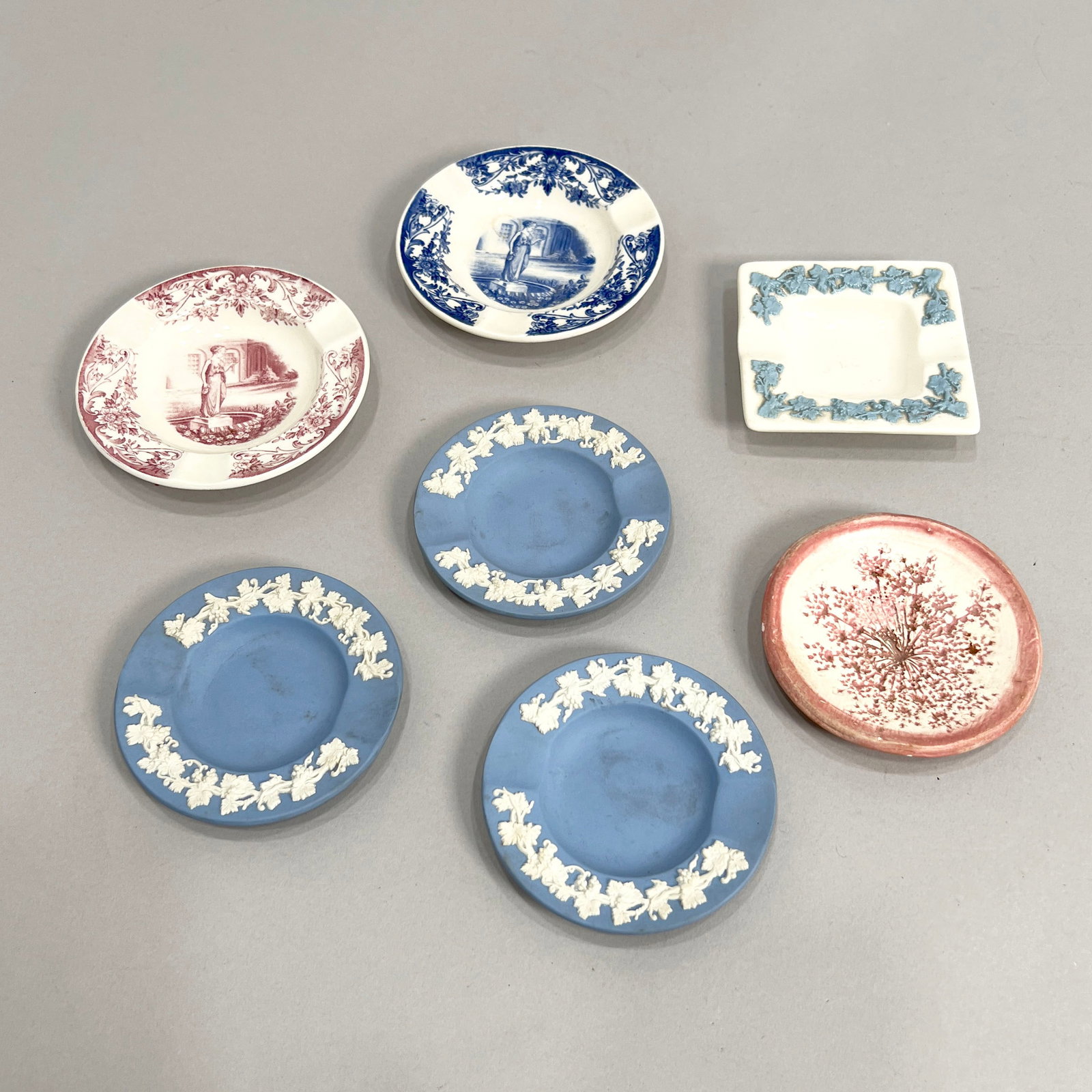 Collection of Seven Decorative Plates and Ashtrays (1 of 5)