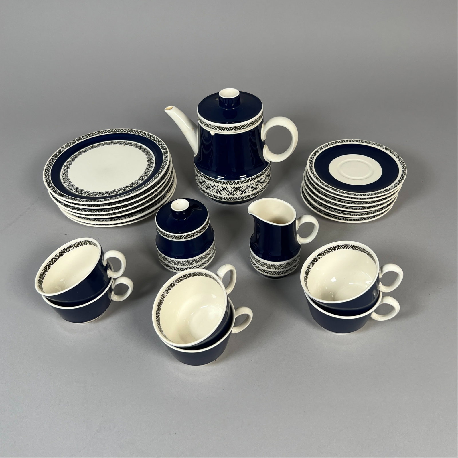 Villeroy & Boch Saphir Tea Set: A Villeroy & Boch Saphir tea set, including a teapot, sugar bowl, creamer, six cups, six saucers, and six dessert plates. Serves six. The tallest item measures 7.5 inches. The total weight