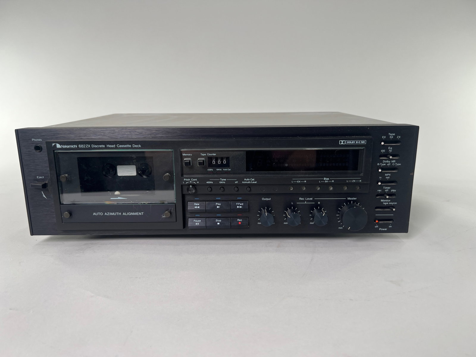 Nakamichi 682ZX Discrete Head Cassette Deck - FOR REPAIR/PARTS: Nakamichi 682ZX Discrete Head Cassette Deck. **Playback is not functional**. Unit powers on. Rewind and fast forward functions are operable.