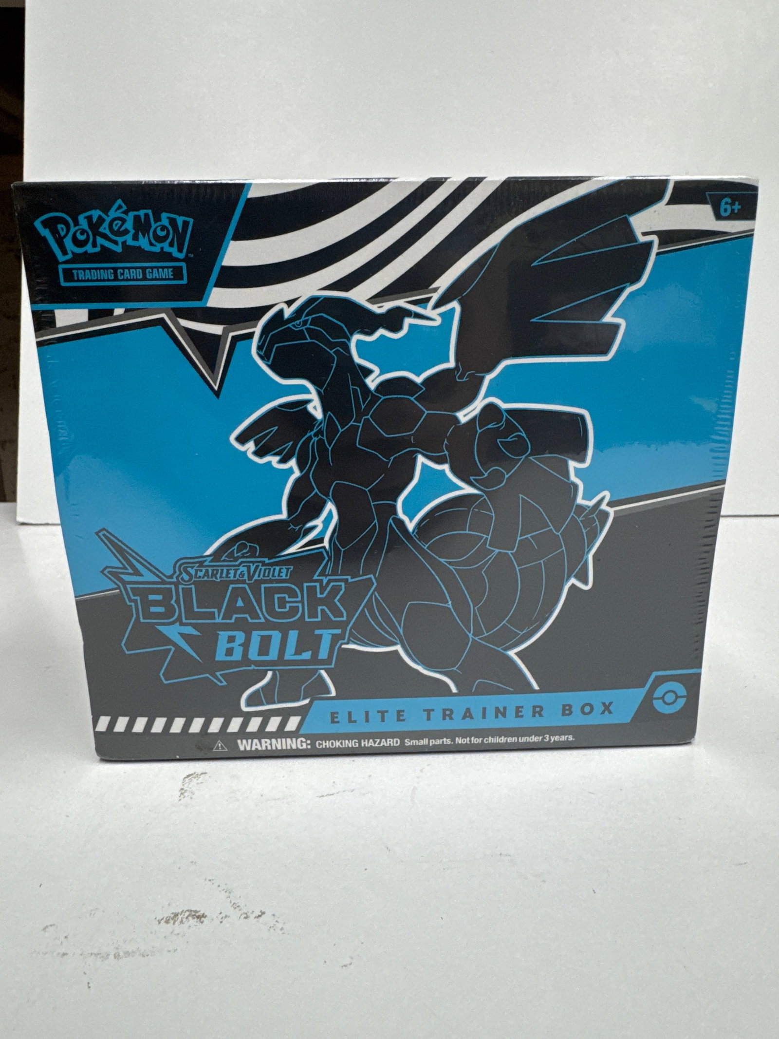 Pokemon Scarlet & Violet Black Bolt Elite Trainer Box: Sealed Pokemon Scarlet & Violet Black Bolt Elite Trainer Box. Includes 10 booster packs, 1 full-art promo card, 65 card sleeves, 45 energy cards, 6 damage-counter dice, 1 competition-legal flip coin, 