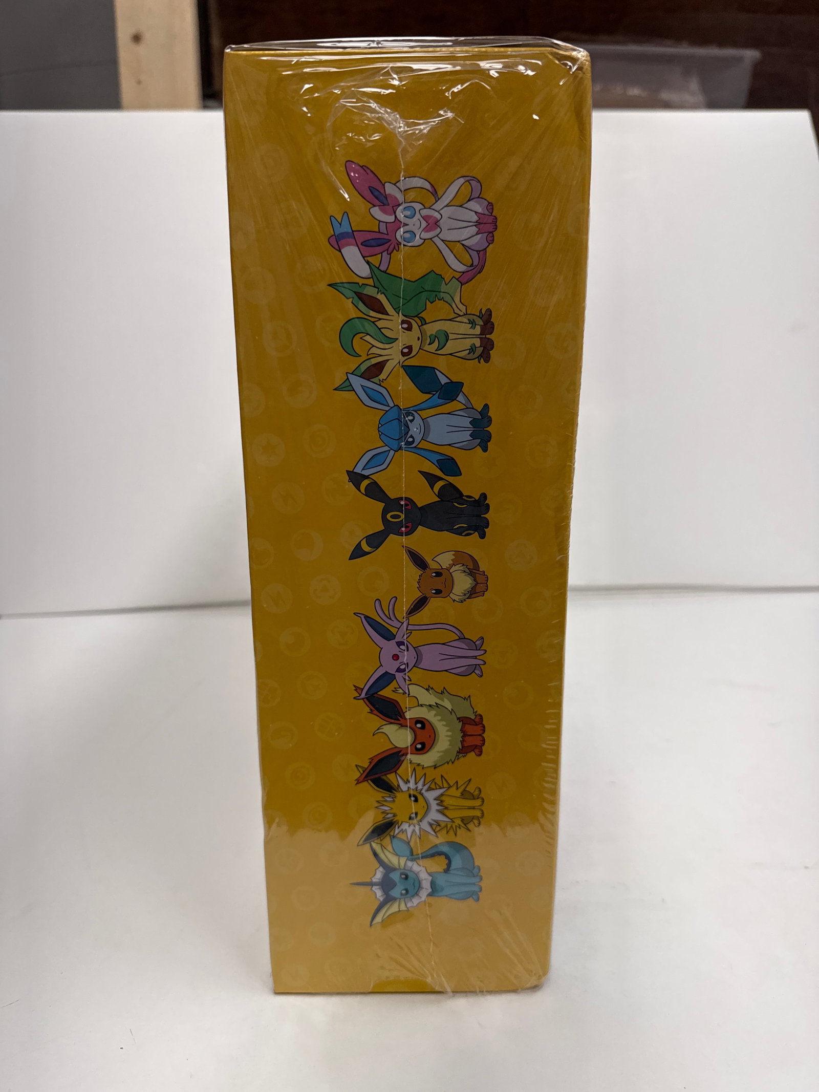 Pokemon Jolteon "Eevee Evolution" Gift Box - 3