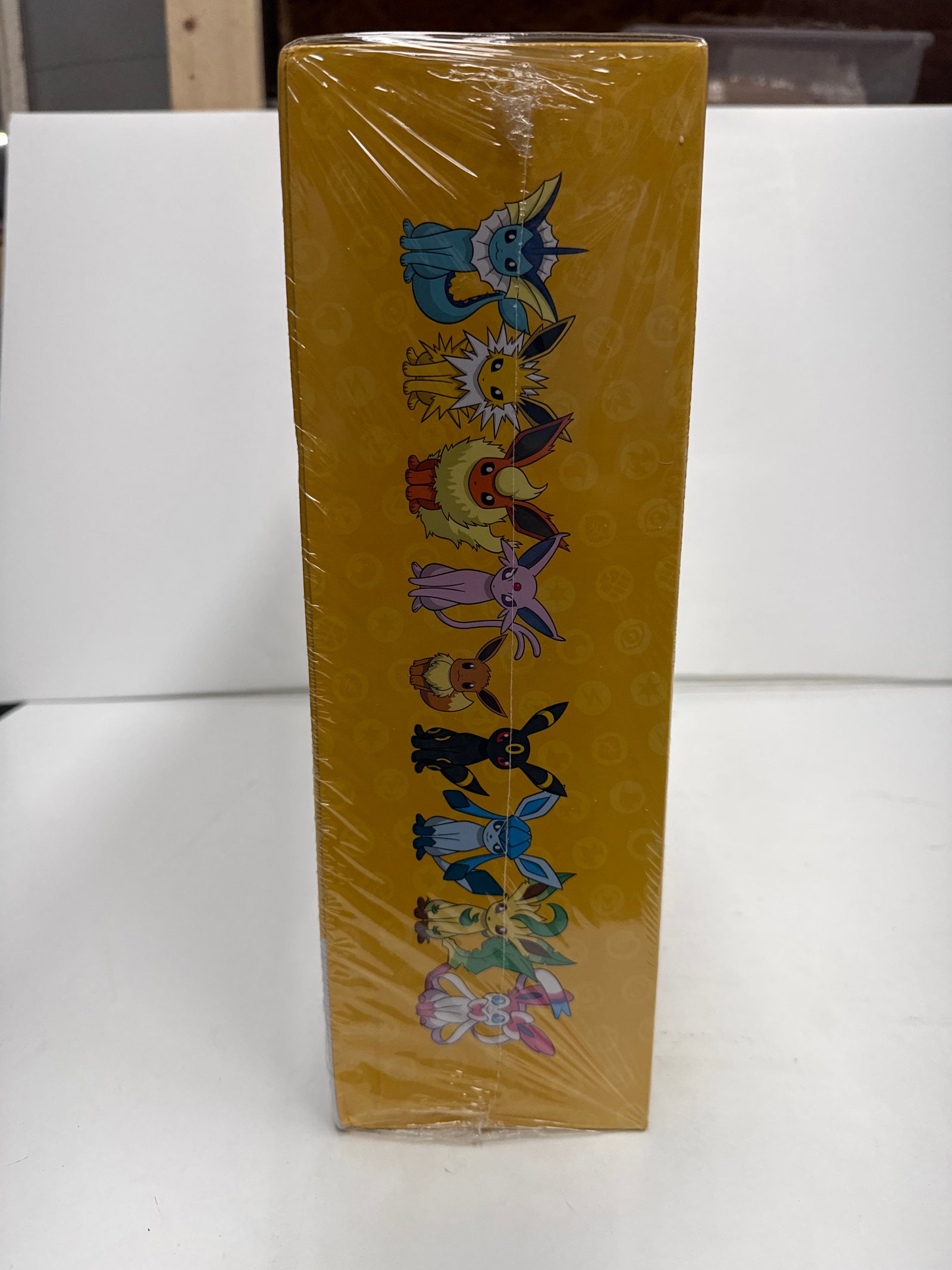 Pokemon Jolteon "Eevee Evolution" Gift Box - 4