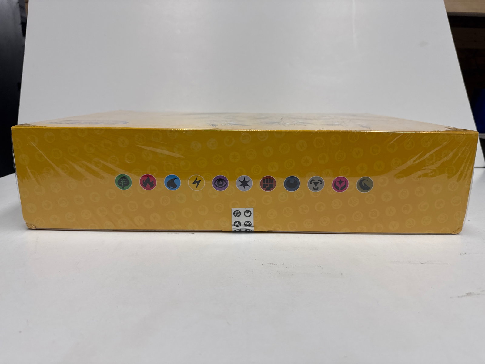 Pokemon Jolteon "Eevee Evolution" Gift Box - 5