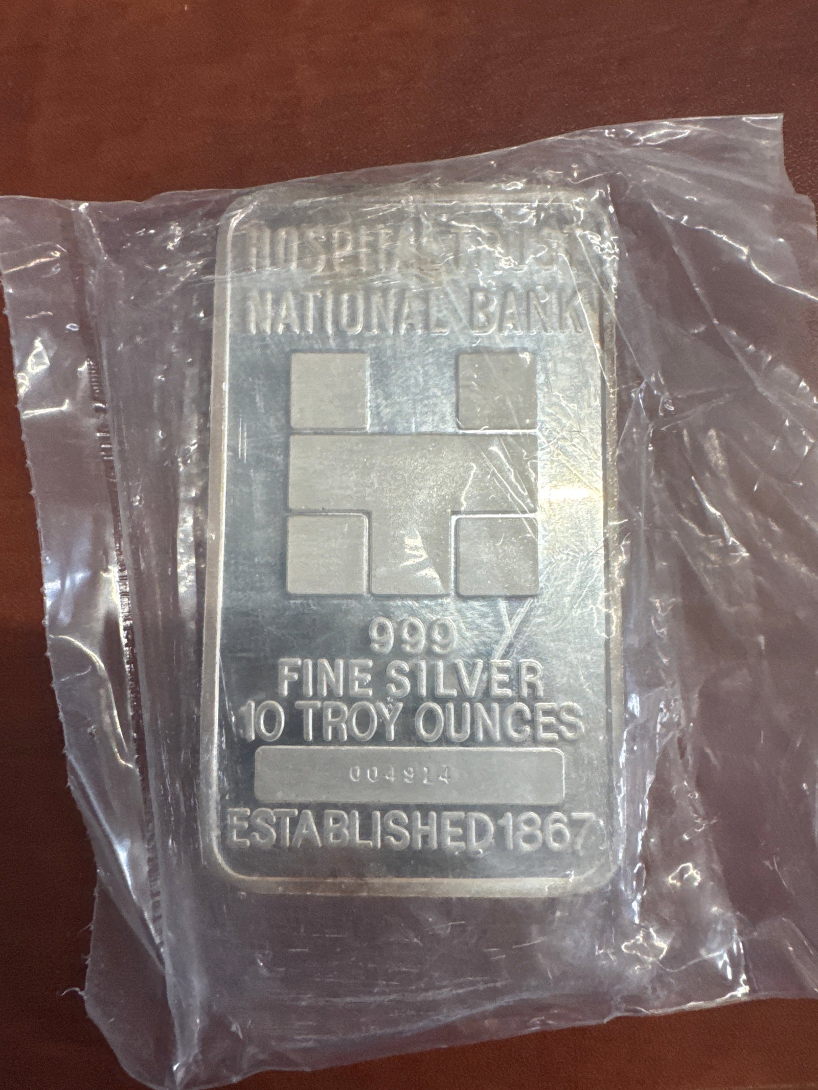 Hospital Trust National Bank 999 Fine Silver 10 Troy Ounce Bar (1 of 2)