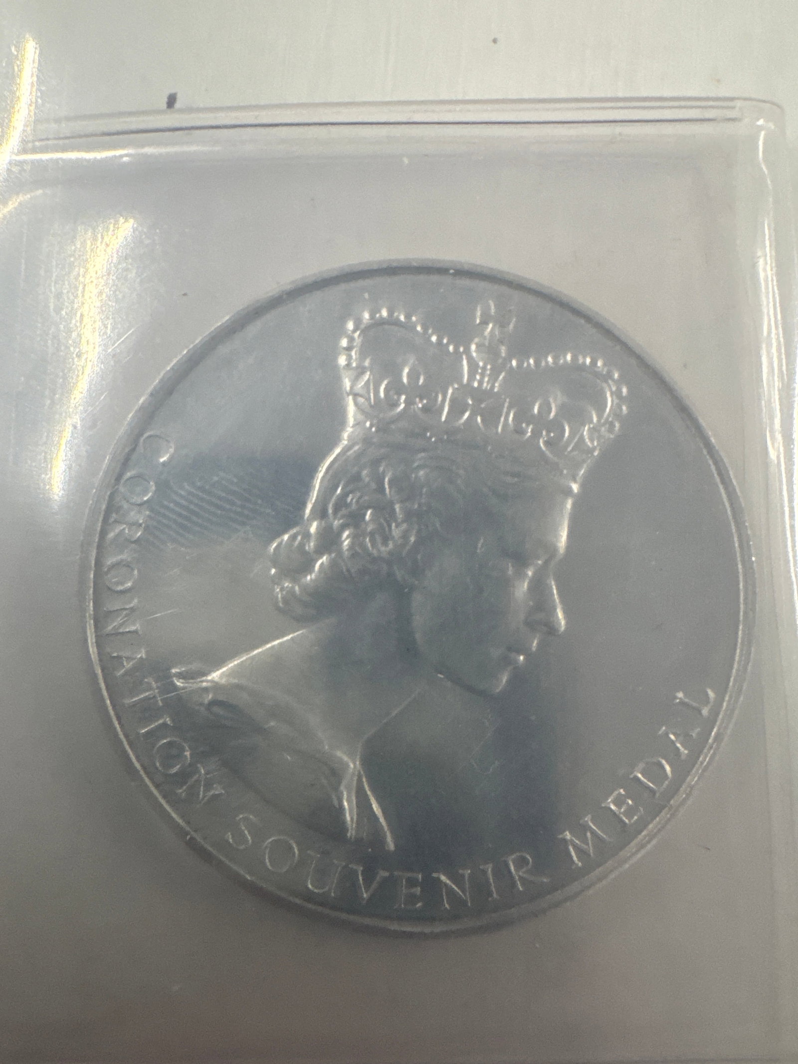 Coronation Souvenir Medal - Queen Elizabeth II (1 of 2)