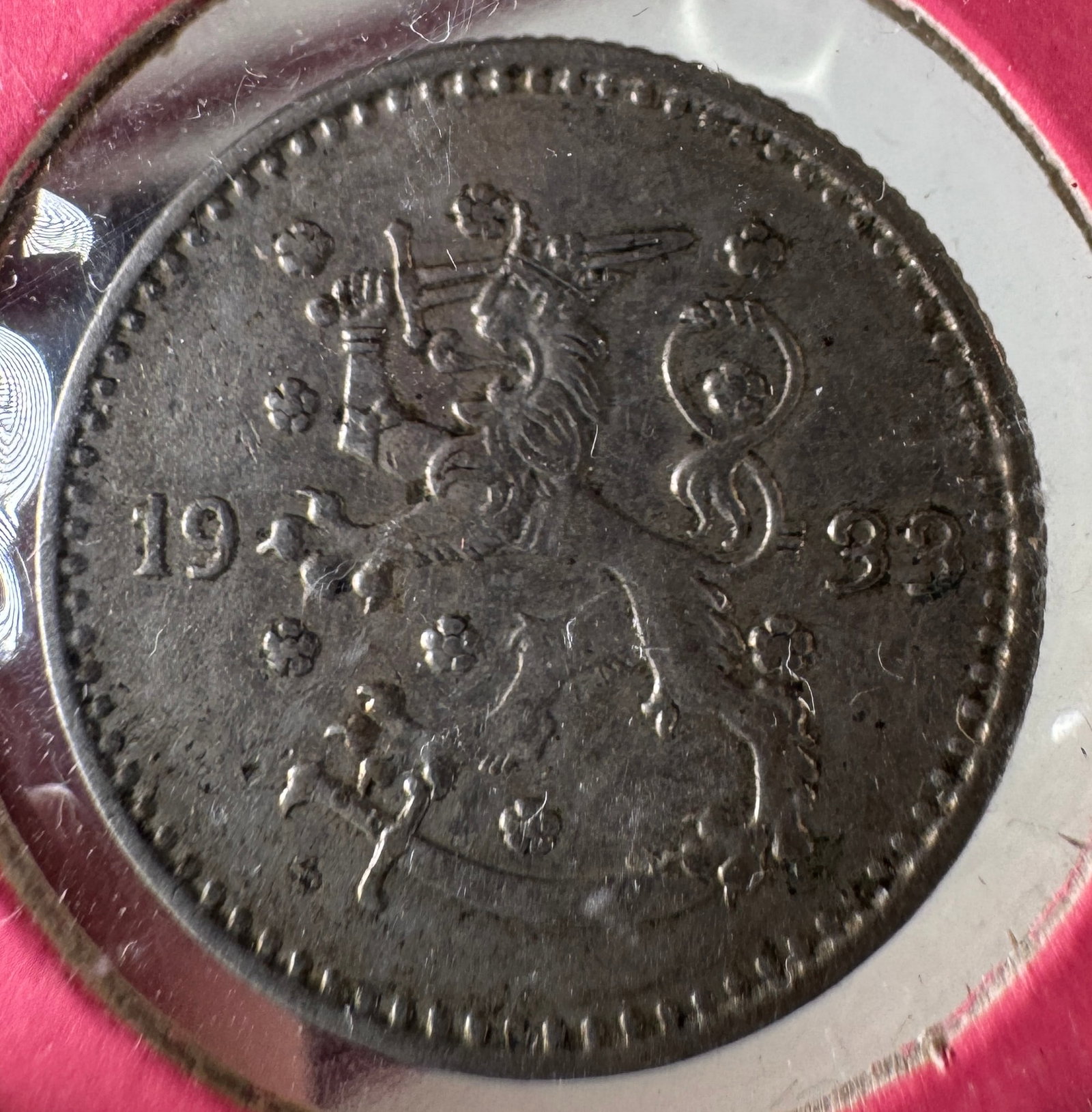 1933 Finland (Republic) 1 Markka Coin: One coin as titled. Ungraded; condition varies. See images.