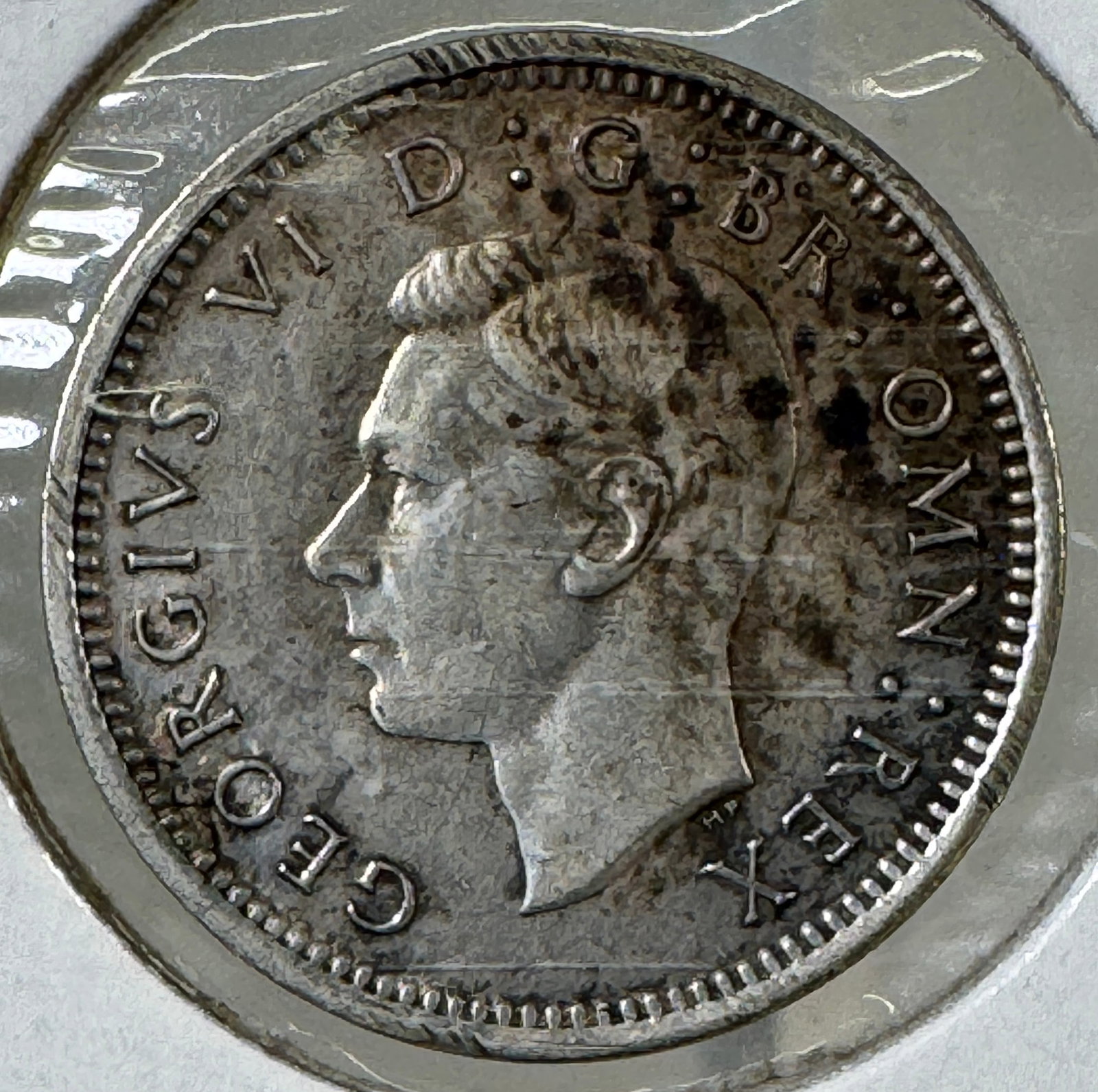 -*1943 Great Britain Threepence .500 Silver Coin: One coin as titled. Ungraded; condition varies. See images.