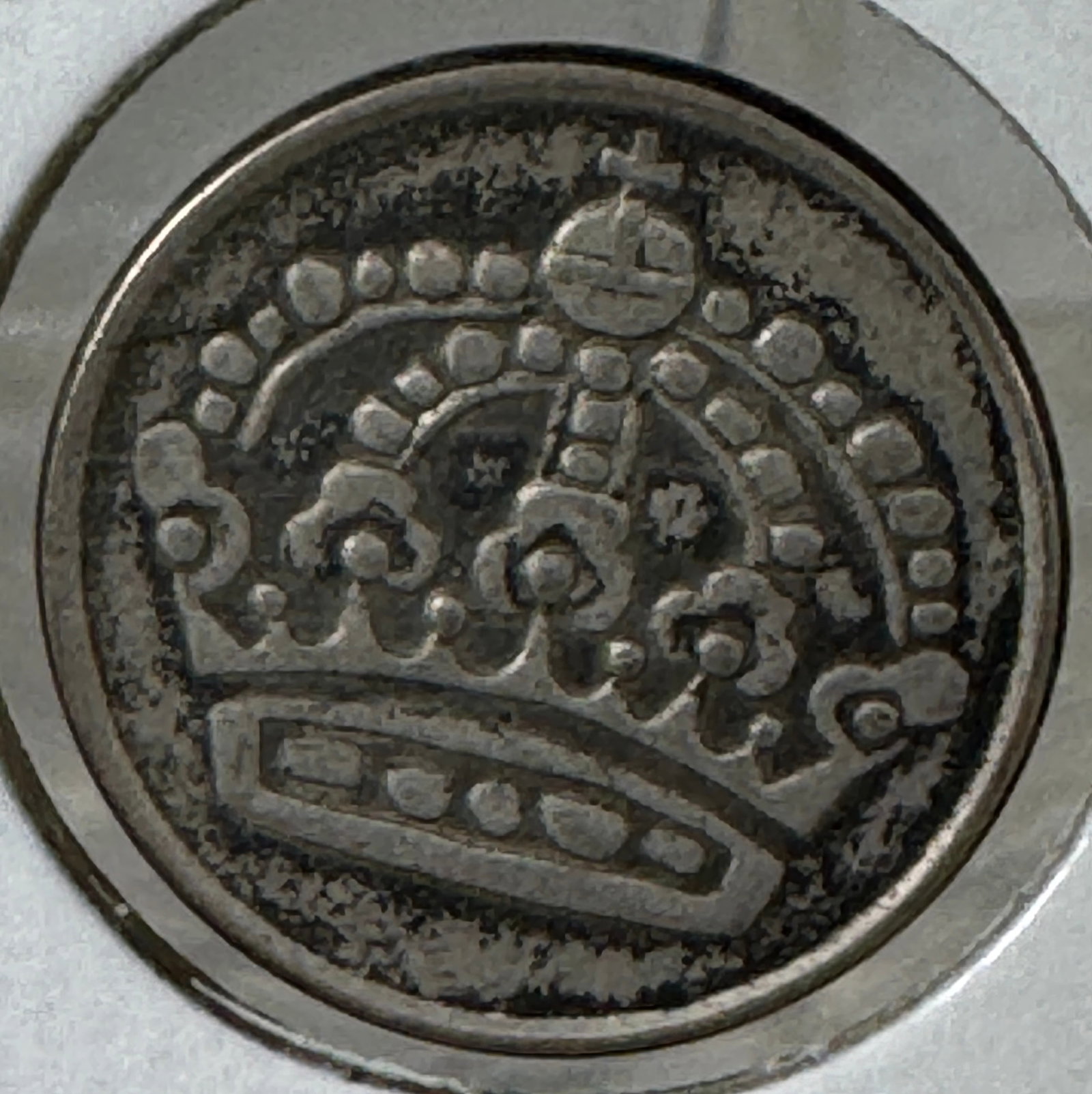 1954 Sweden 25 Ore .400 Silver Coin: One coin as titled. Ungraded; condition varies. See images.