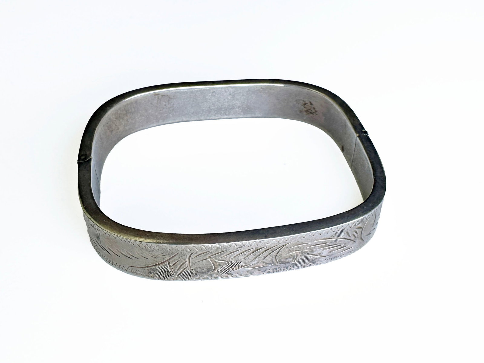 Vintage Square Sterling Silver Bangle: Etched floral design, hinged 16g inside dimensions 52 x 57mm