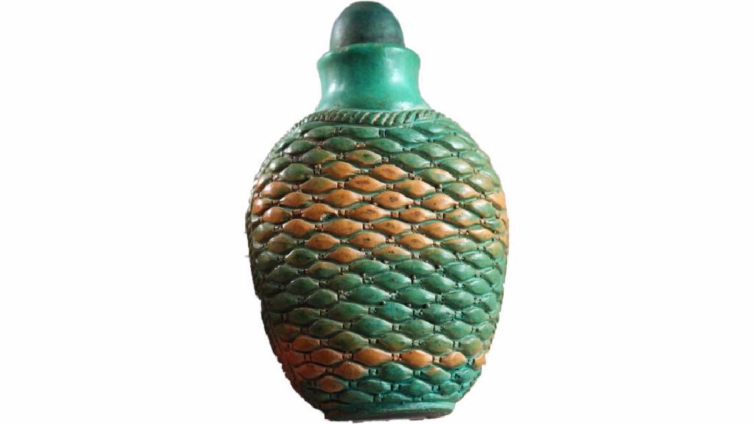 Chinese collection hand carved Fish scales pattern old: Chinese collection hand carved Fish scales pattern old stone snuff bottle size: 80*52*30 mm