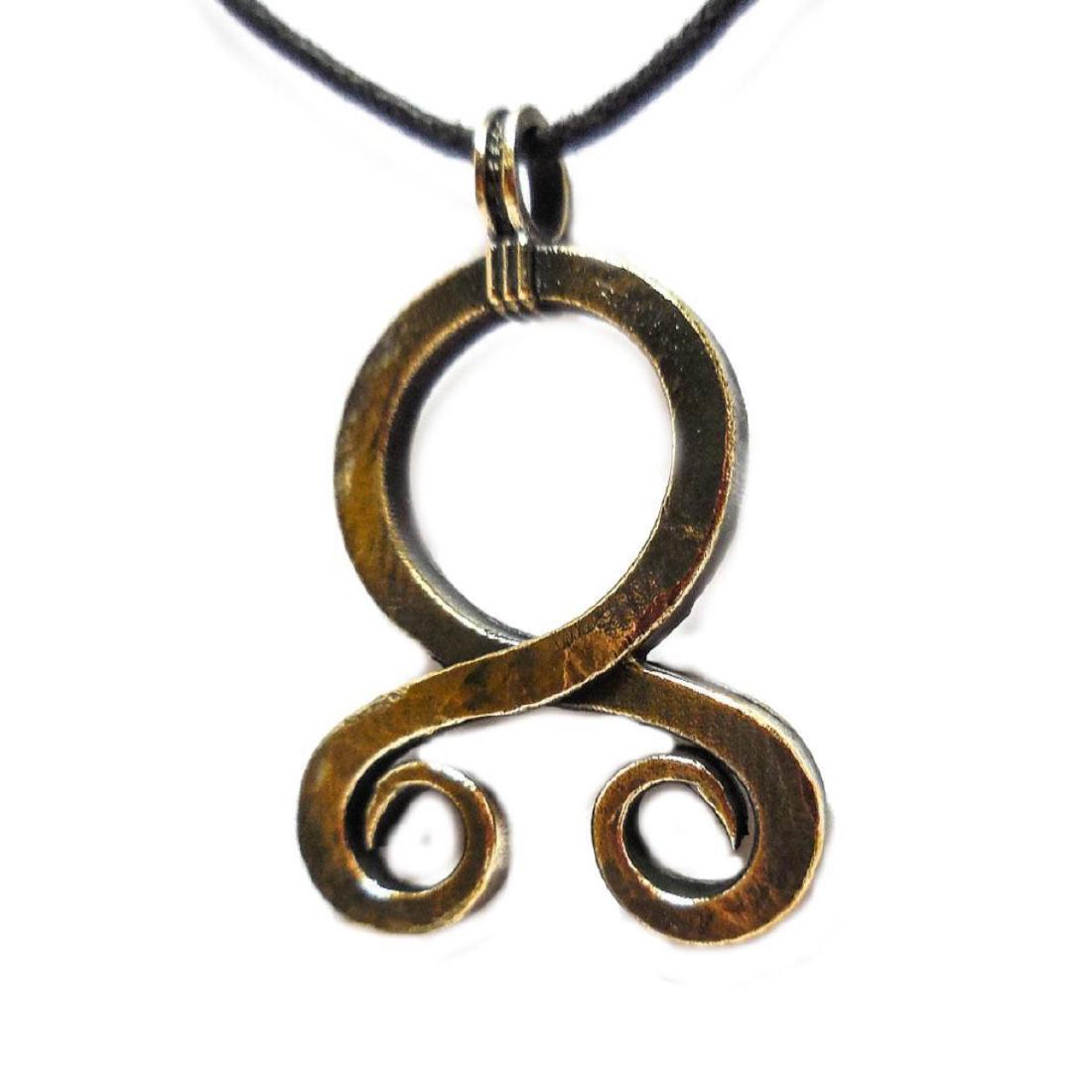 Troll Cross Vikings Protection Pagan Norse Pendant,: Troll Cross Vikings Protection Pagan Norse Pendant, Viking Pendant Brass Jewelry Description: Condition: Brand New And High Quality Material: Brass Jewelry Weight: Approx. 8 Grams. Wxl(mm) : 32 Mm X 3